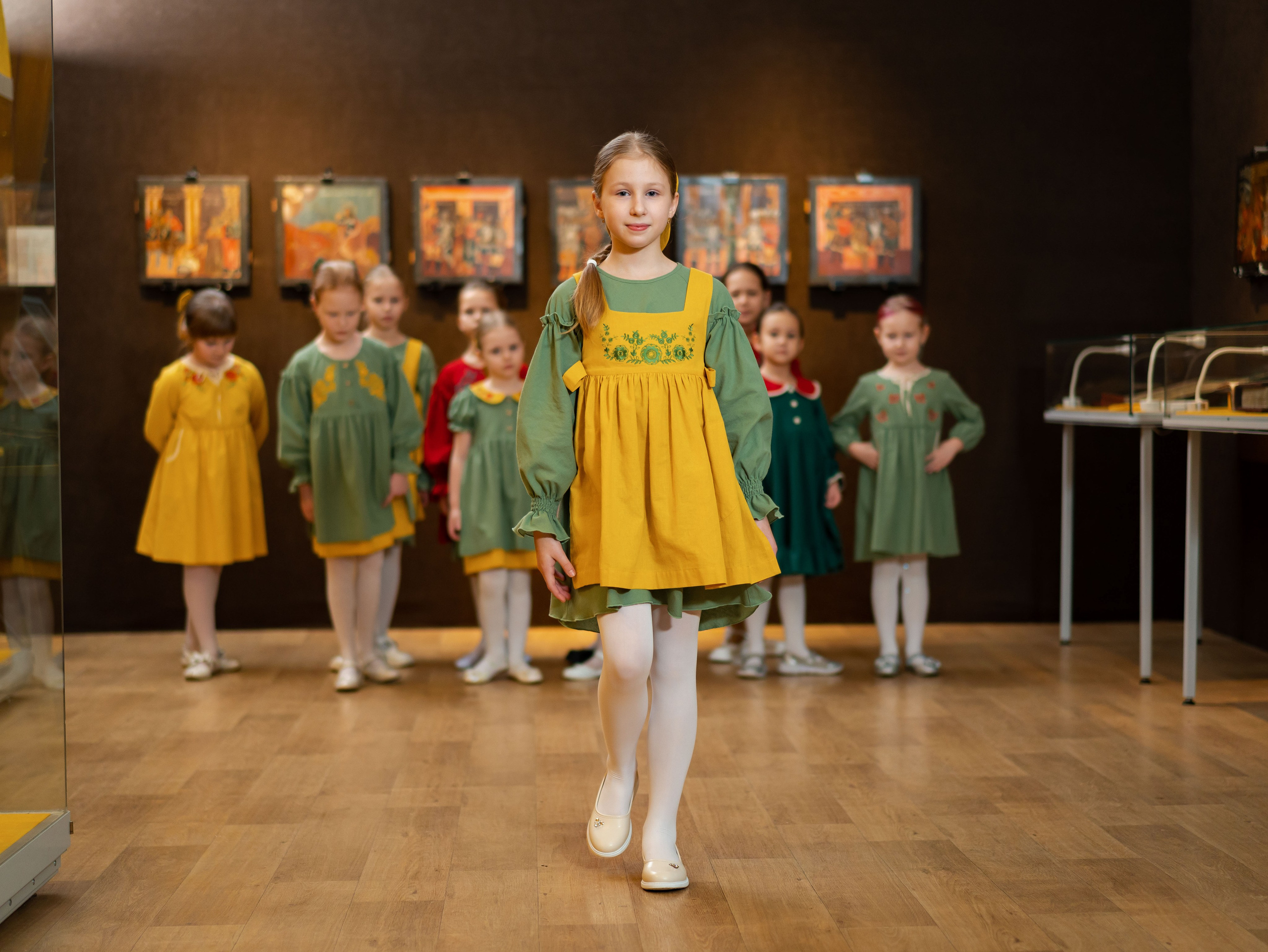 Показ одежды в рамках выставки «105. Лучшее». Фотограф Москва