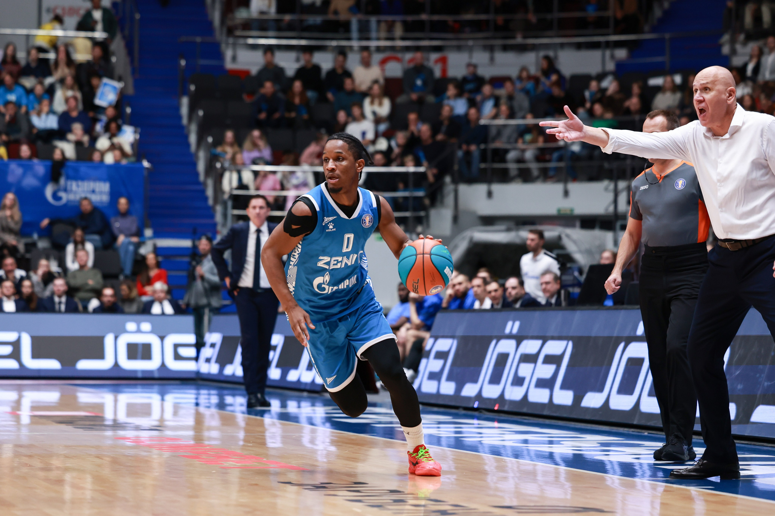 БК Зенит — БК Самара 30.10.2024. Спортивный и репортажный фотограф Антон Тереханов