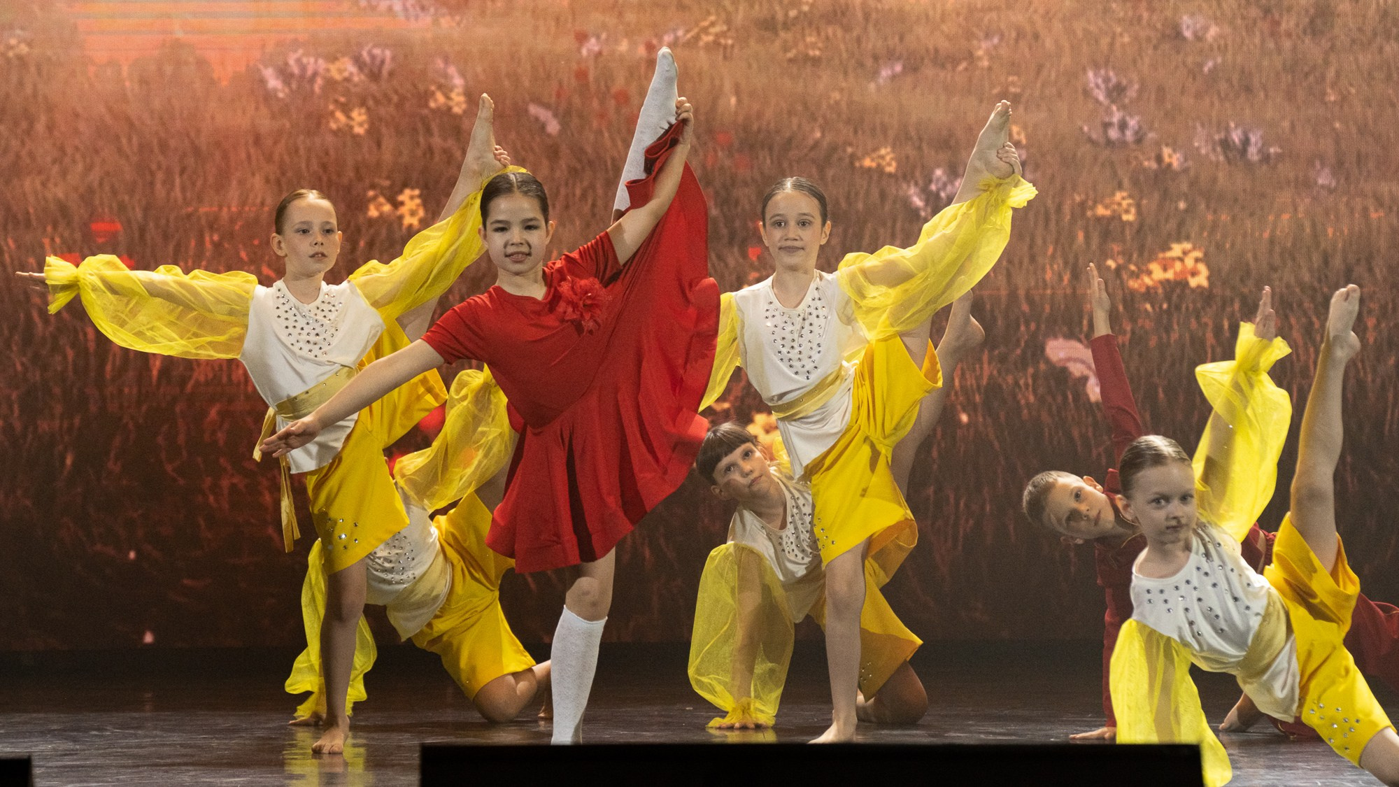 Отчетный концерт студии танца ARTIDANCE. Репортажный фотограф в Казани Павел Серпокрылов