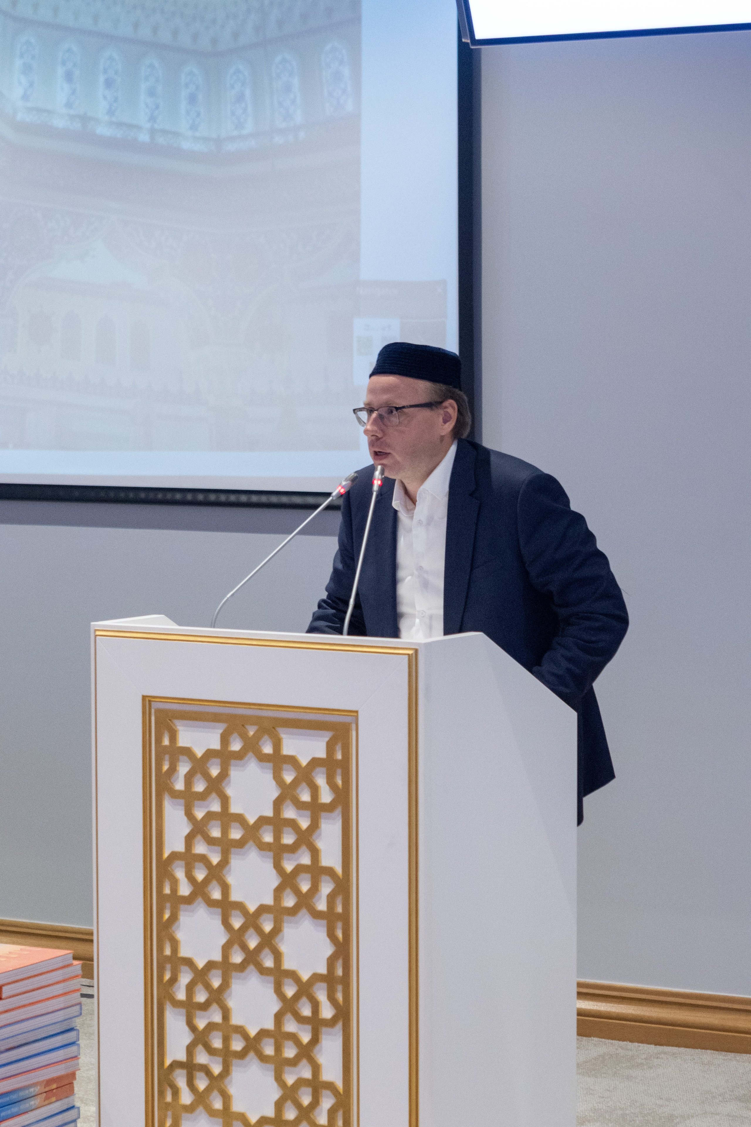 Репортаж с презентации книги — «Москва: город вязевый». Рекламный, предметный, репортажный, семейный фотограф и художник в Москве