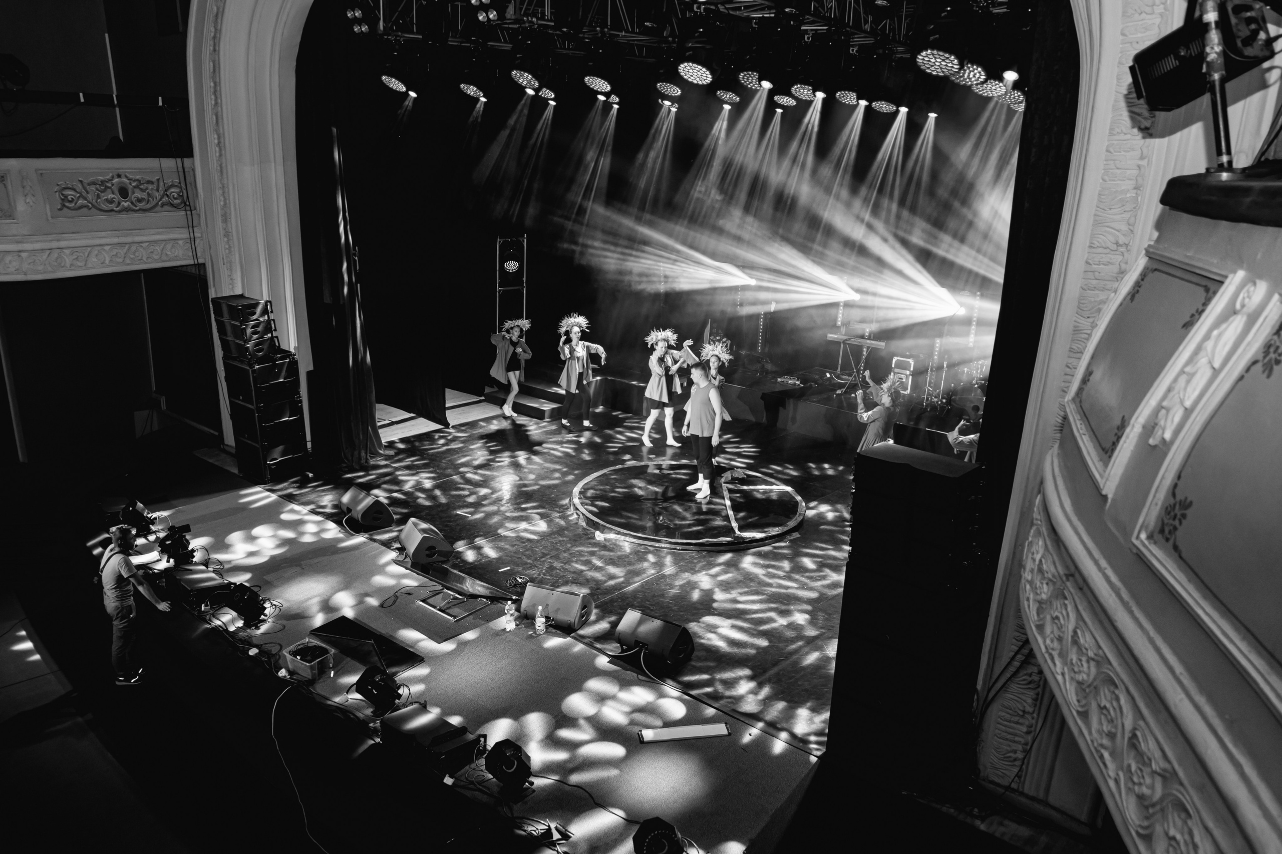 Backstage. Занимаюсь профессиональной фотографией и живу рядом с Байкалом. Работаю в разных жанрах