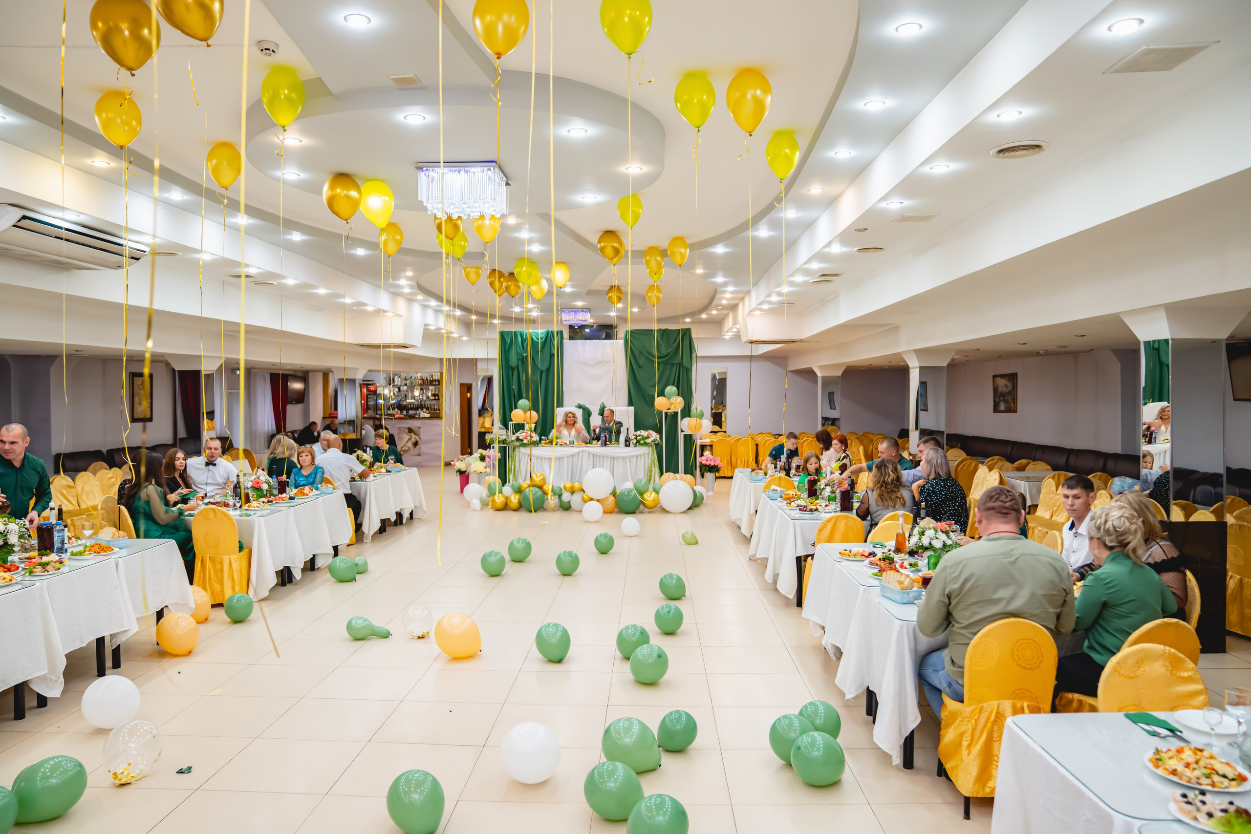 Осенняя Свадьба 2024. Занимаюсь профессиональной фотографией и живу рядом с Байкалом. Работаю в разных жанрах