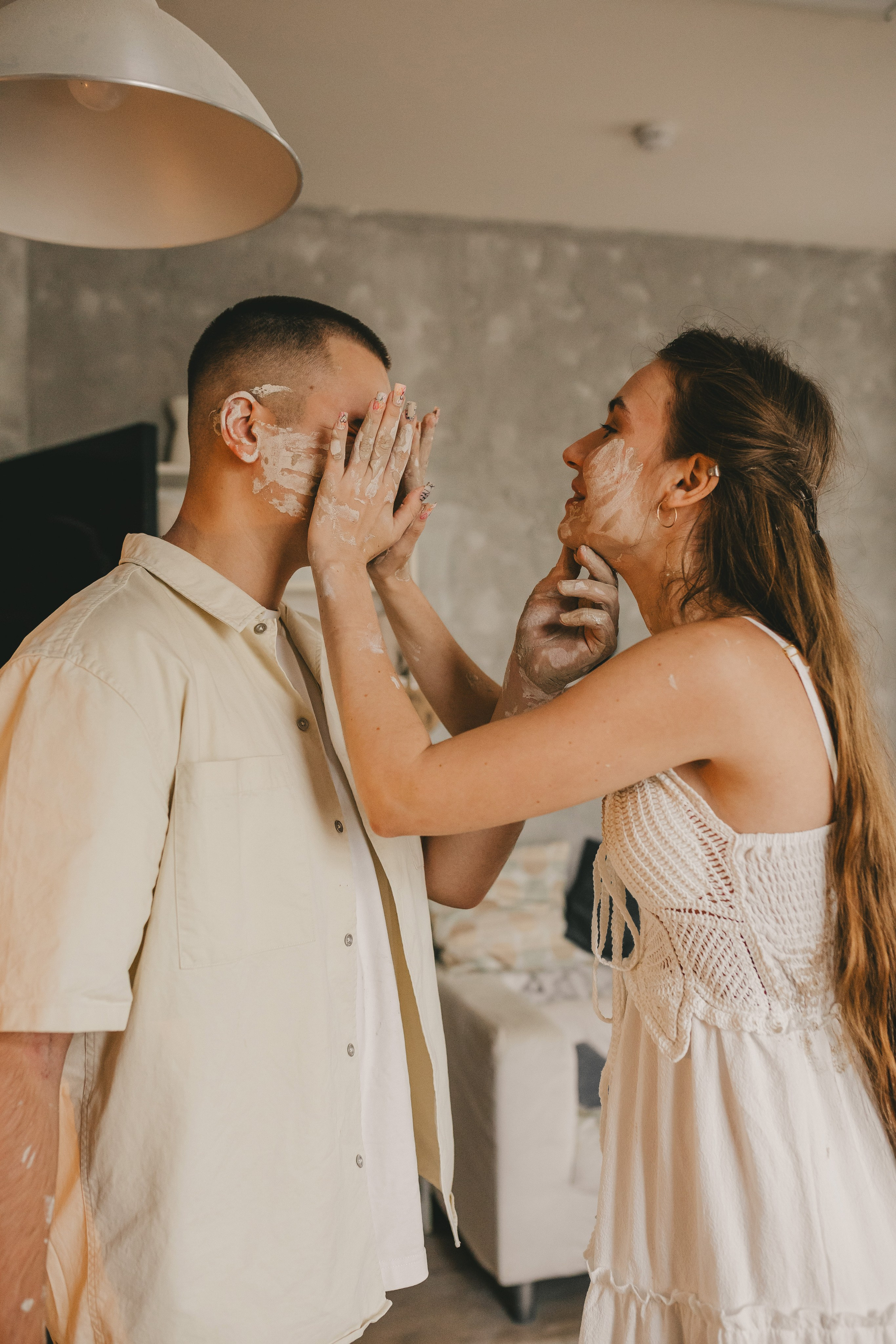 Дима и Даша в гончарной мастерской. Семейный lifestyle фотограф в Санкт-Петербурге Людмила Пахомова