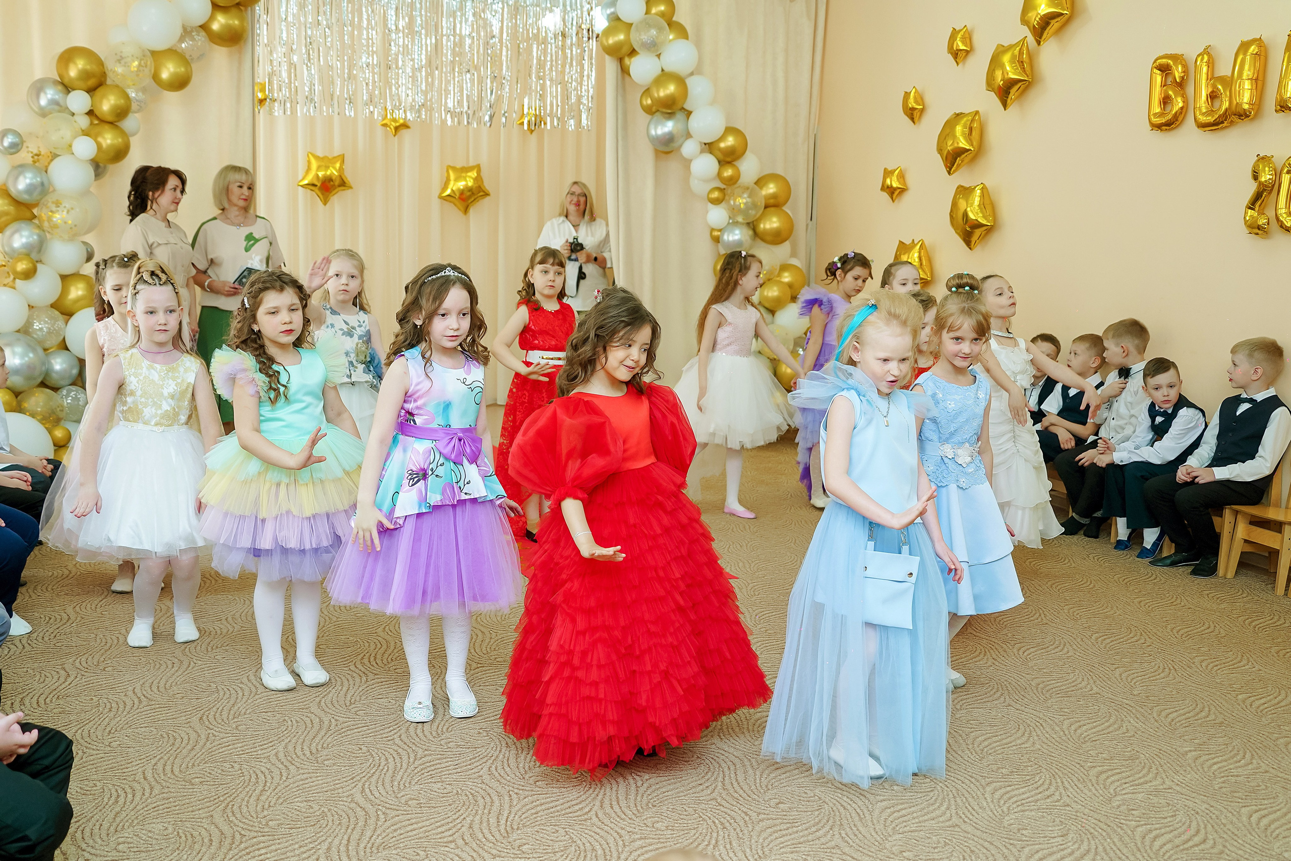 Фотосъемка видеосъёмка фотограф видеооператор новогодних утренников  в. Фотограф, видеооператор Нина Коршунова