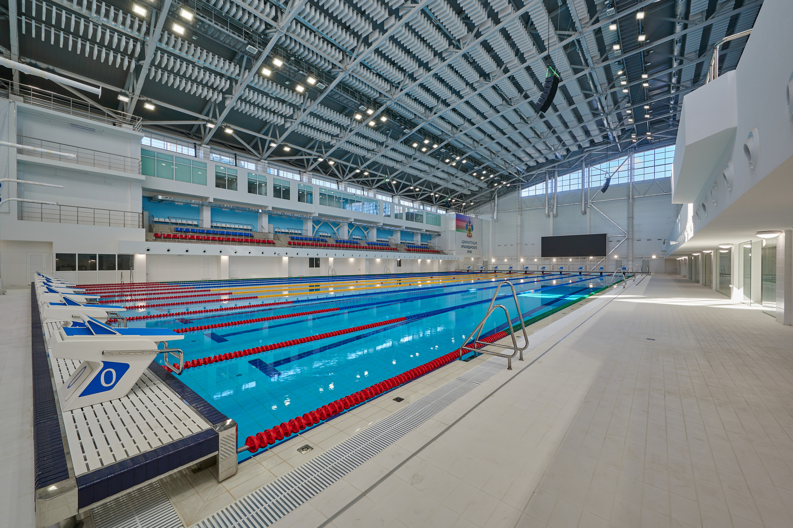 Спортивный водный комплекс. Интерьерный фотограф в Краснодаре