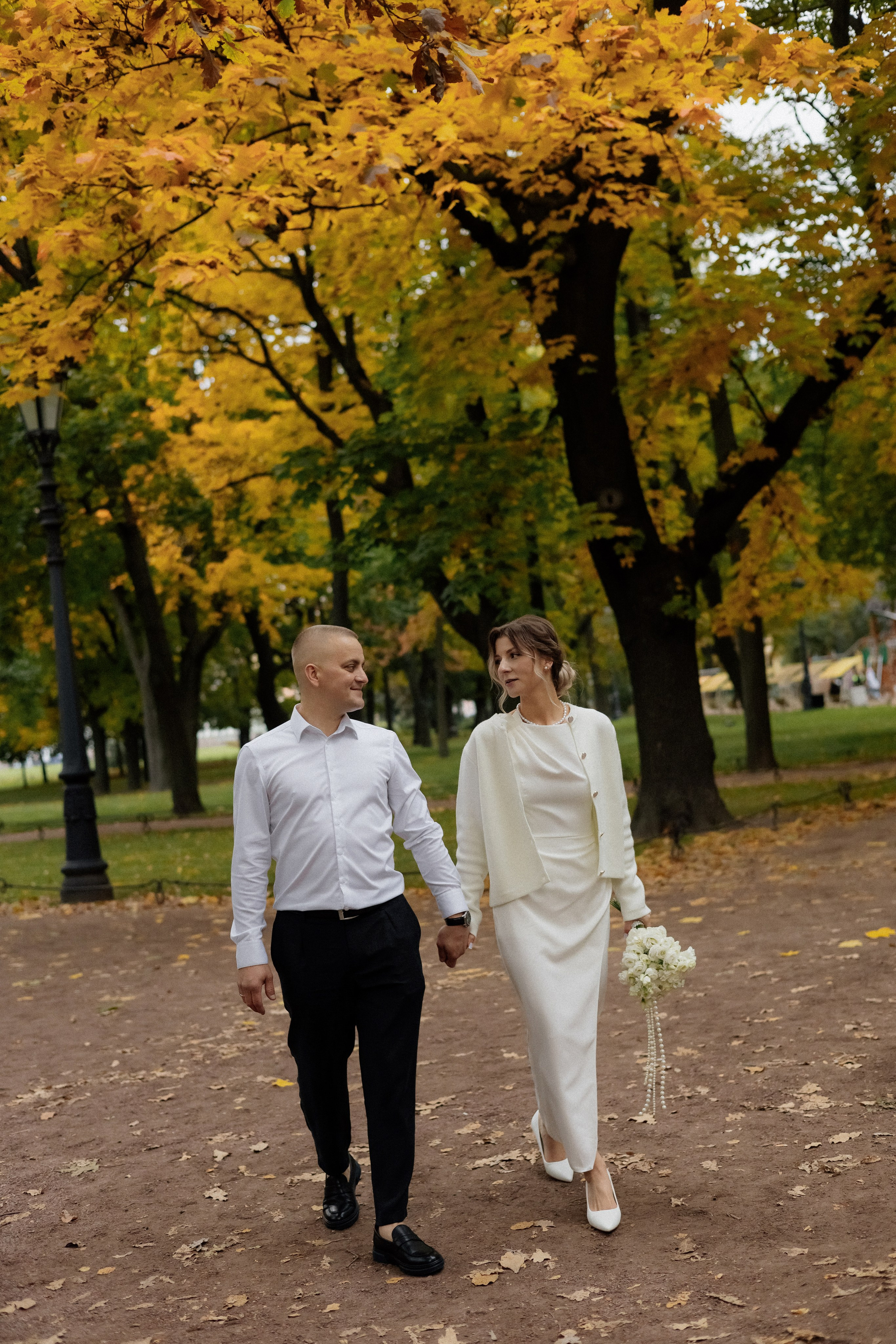 Свадебная прогулка у Исаакия. Свадебный фотограф в Санкт-Петербурге Ксения Кобышева