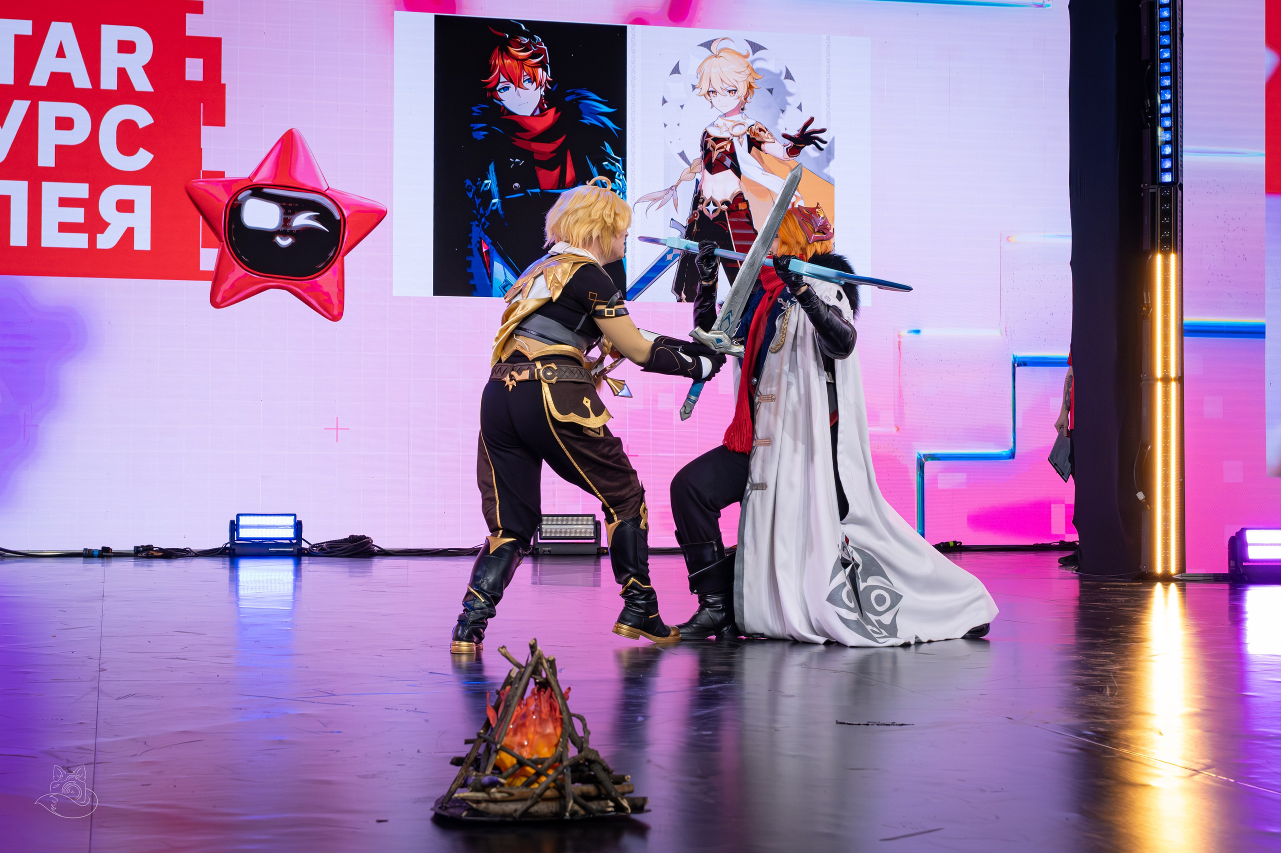 Сцена РЭД ЭКСПО 2024. Косплей фотограф