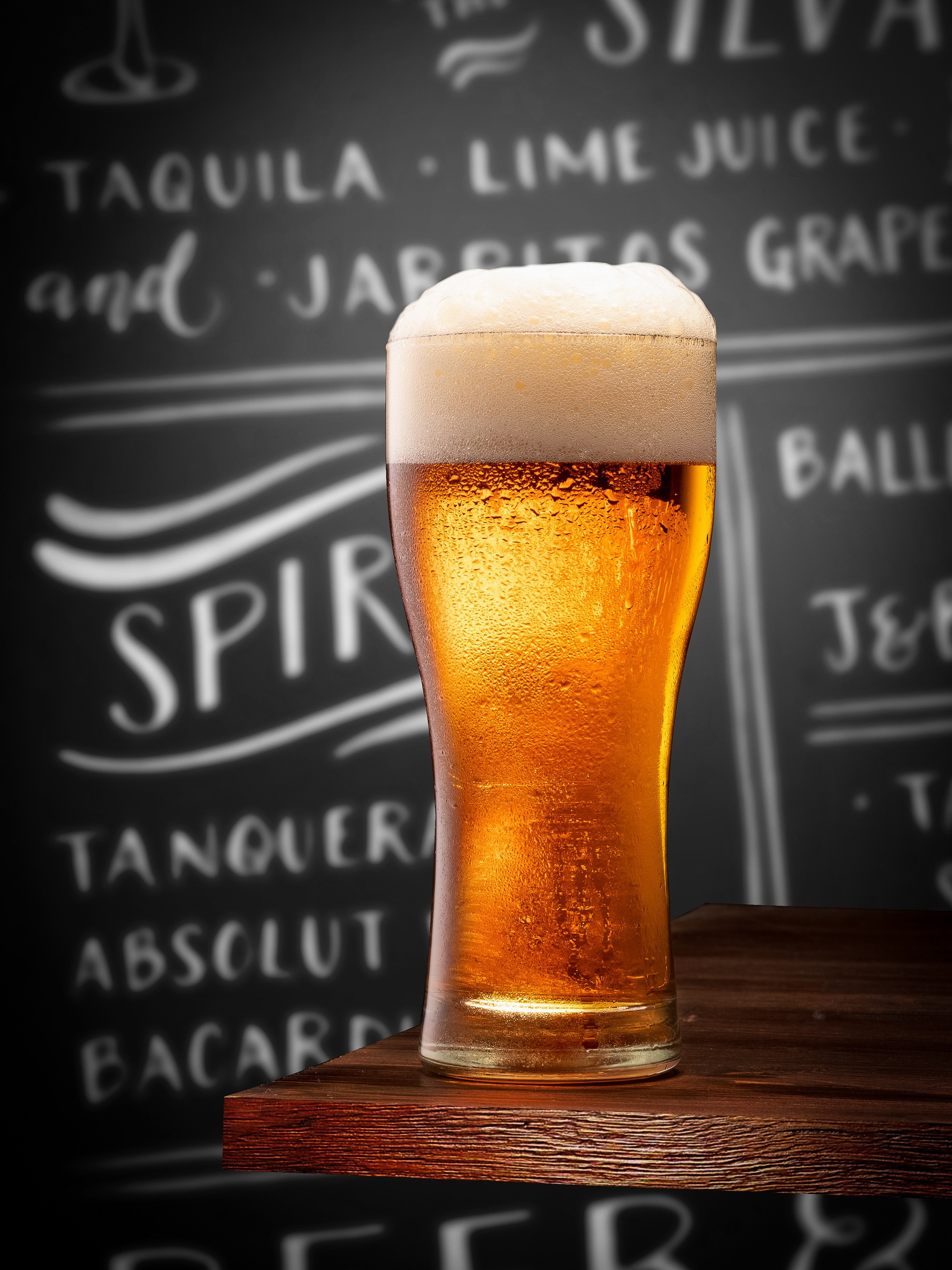 Съемка пива рекламное фото