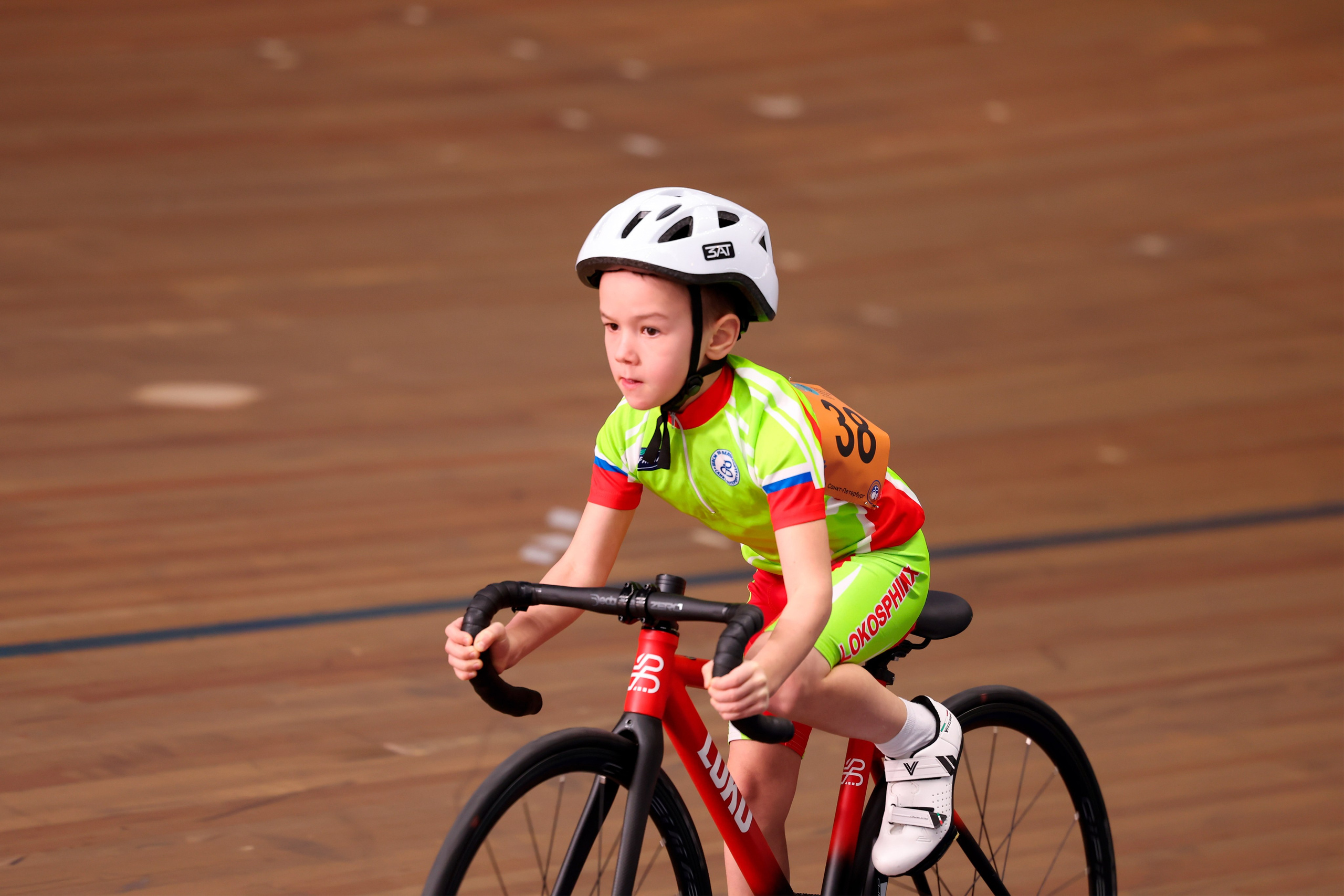 Пятый этап Региональных соревнований по велоспорту на треке (Гит, Скретч) 15.03.2025. Спортивный и репортажный фотограф Антон Тереханов