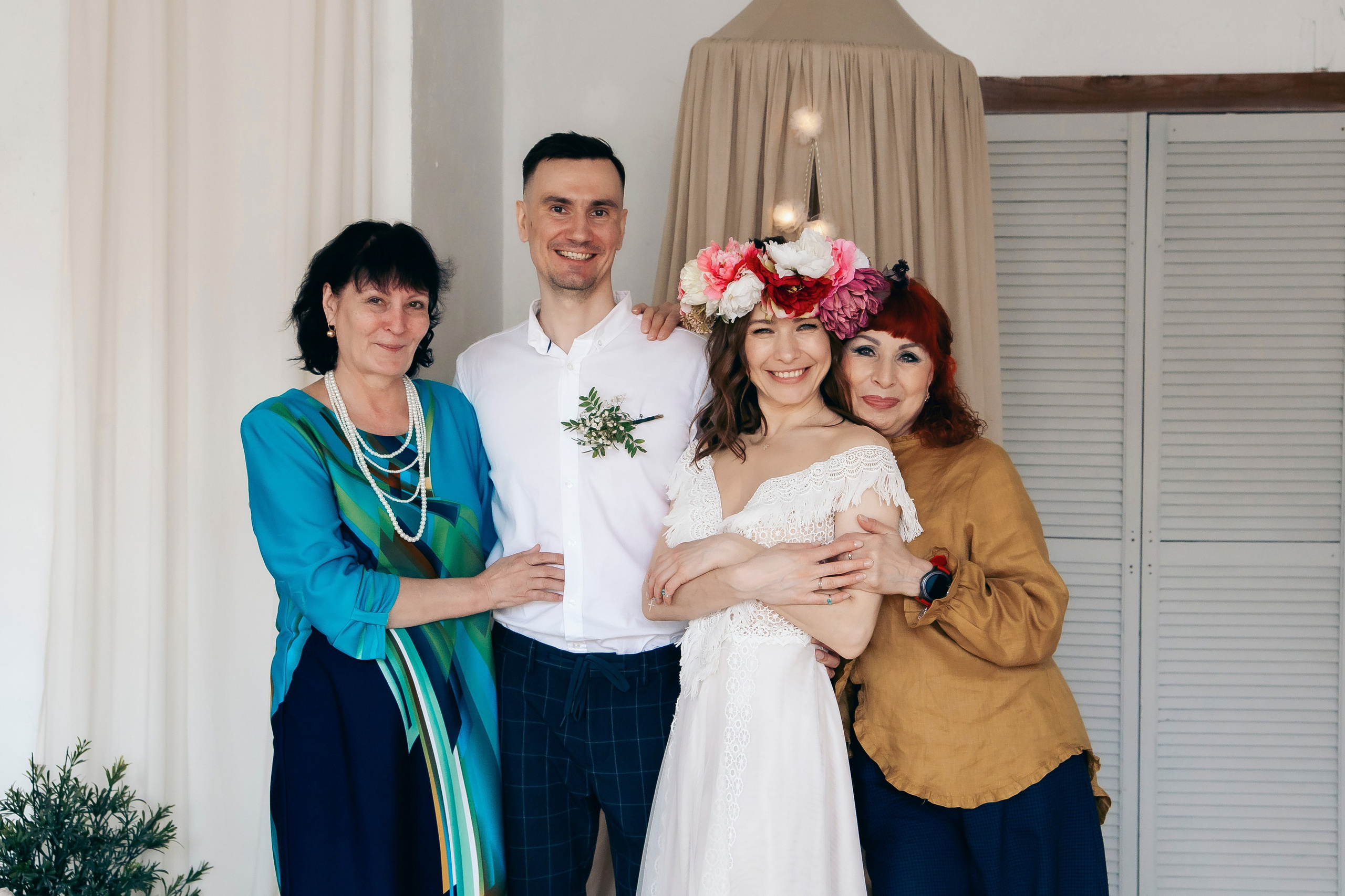 Свадебная съёмка в студии с гостями. Свадебный, семейный фотограф, контент съёмка. Екатеринбург. Елена Граф