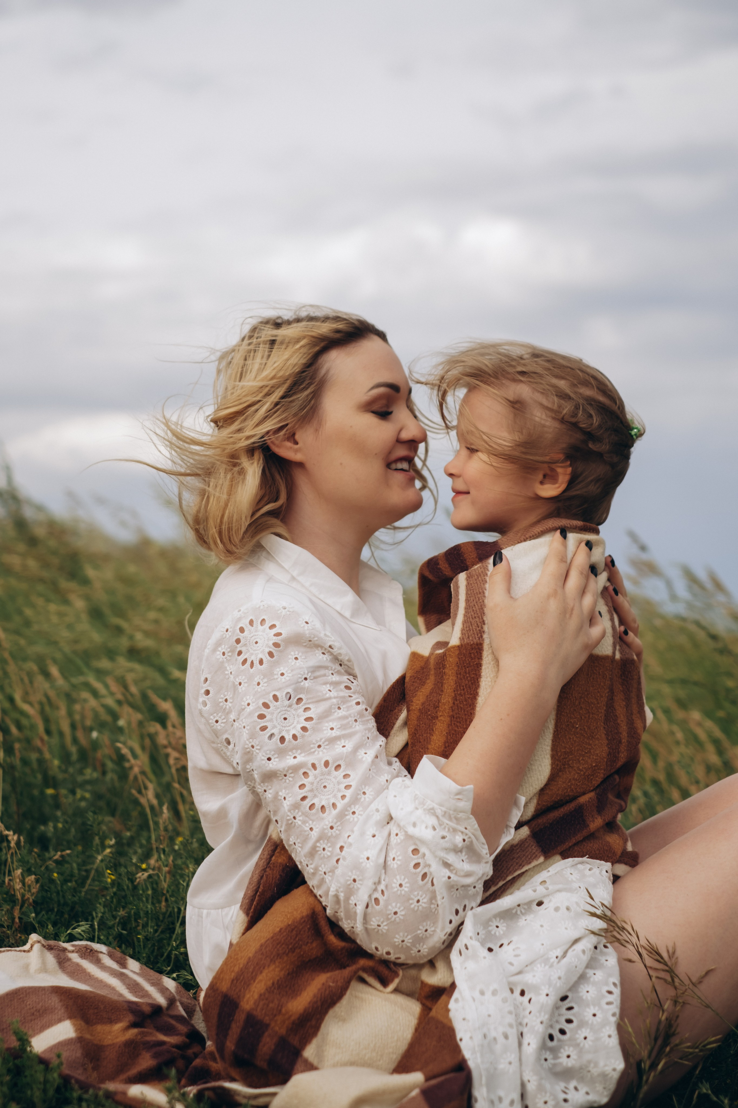 Прогулочная у моря. Мама и дочь. Фотограф Новосибирск Анна Рождественская