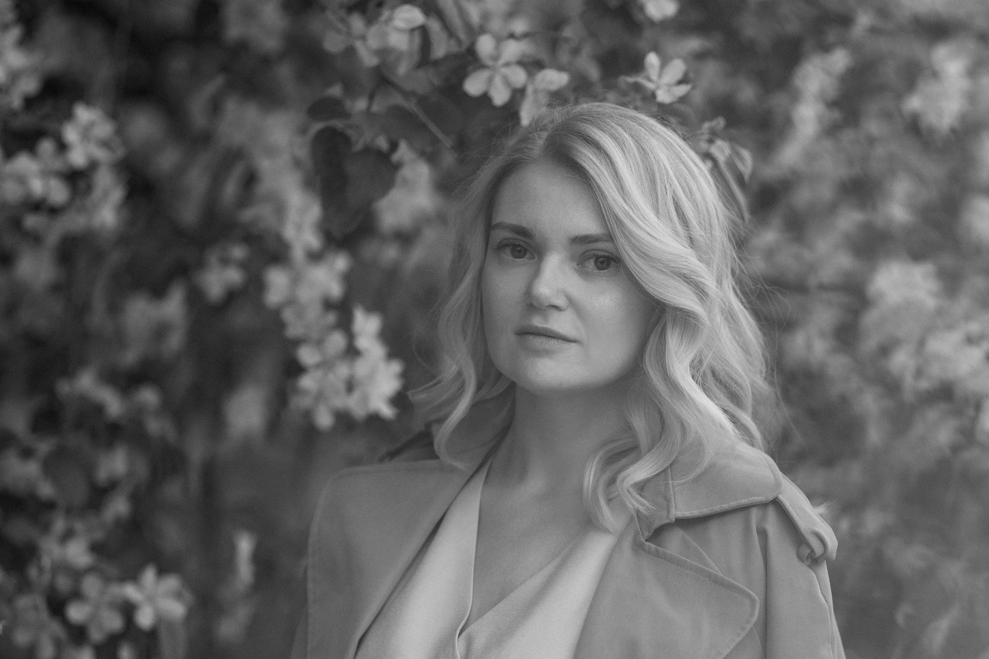 Цветущие яблони в городе Н. Семейный фотограф в Новосибирске Инна Кузнецова