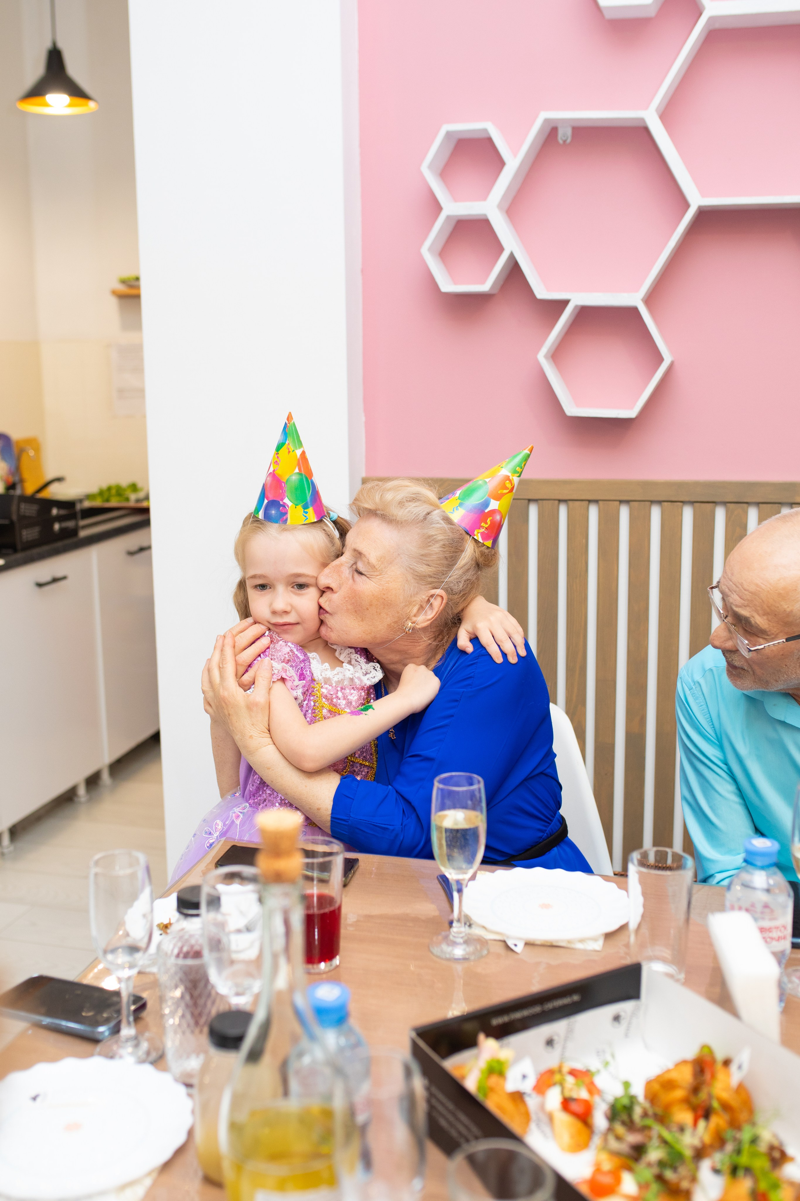 Улыбника -Василисе 6 лет!. Фотограф в Новосибирске Ася Зверева