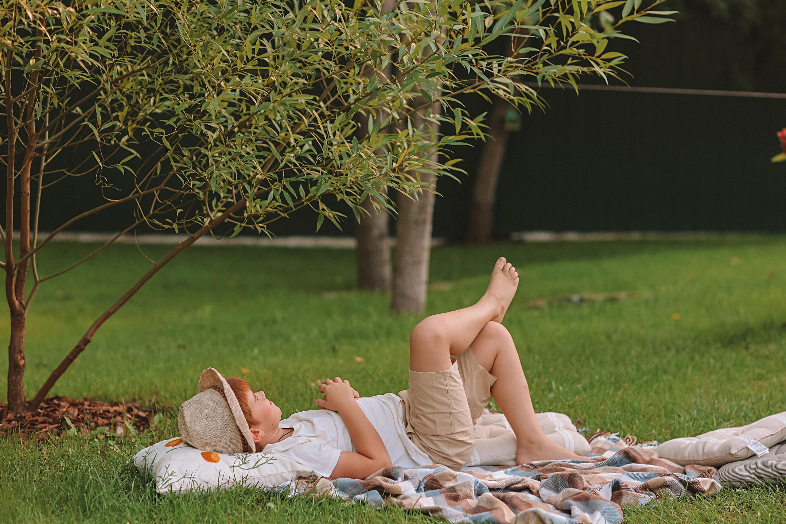 Стирка у дома. Семейный фотограф Тюмень, фотограф на роды Салмина Мария