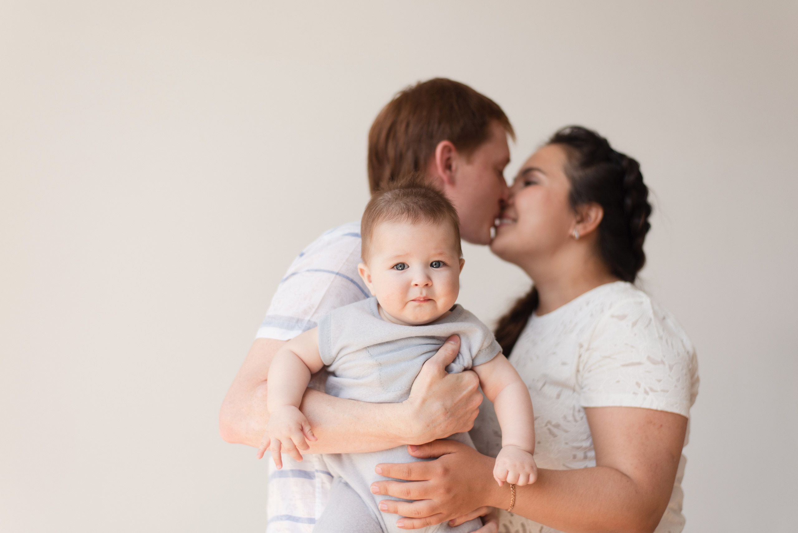 Семейная фотосессия, семейные фотографии, семейный фотограф. Фотограф новорожденных , семейный и  детский фотограф в Пскове Иванова