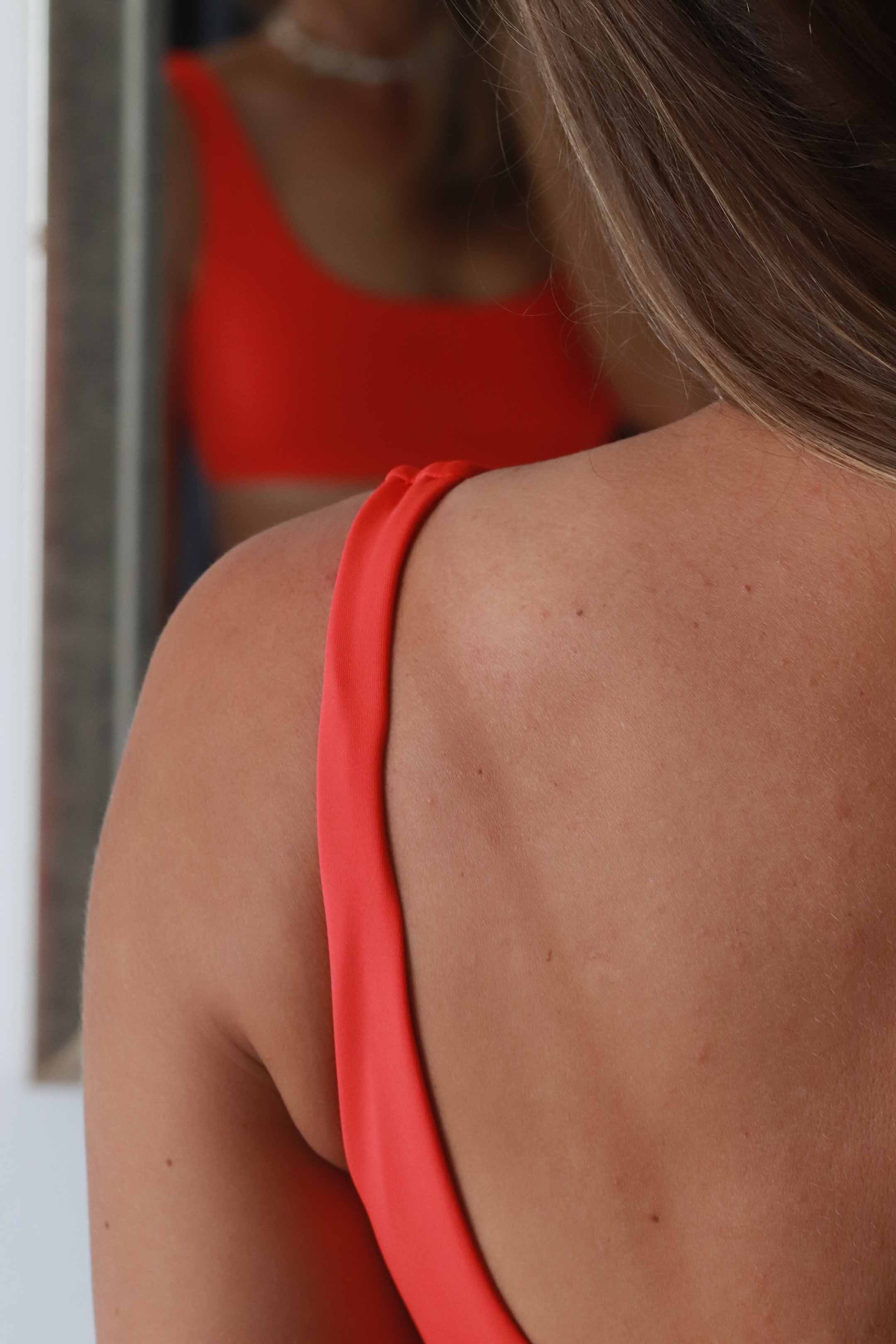 Коллекция спортивной одежды и купальников. Фотограф на Шри-Ланке