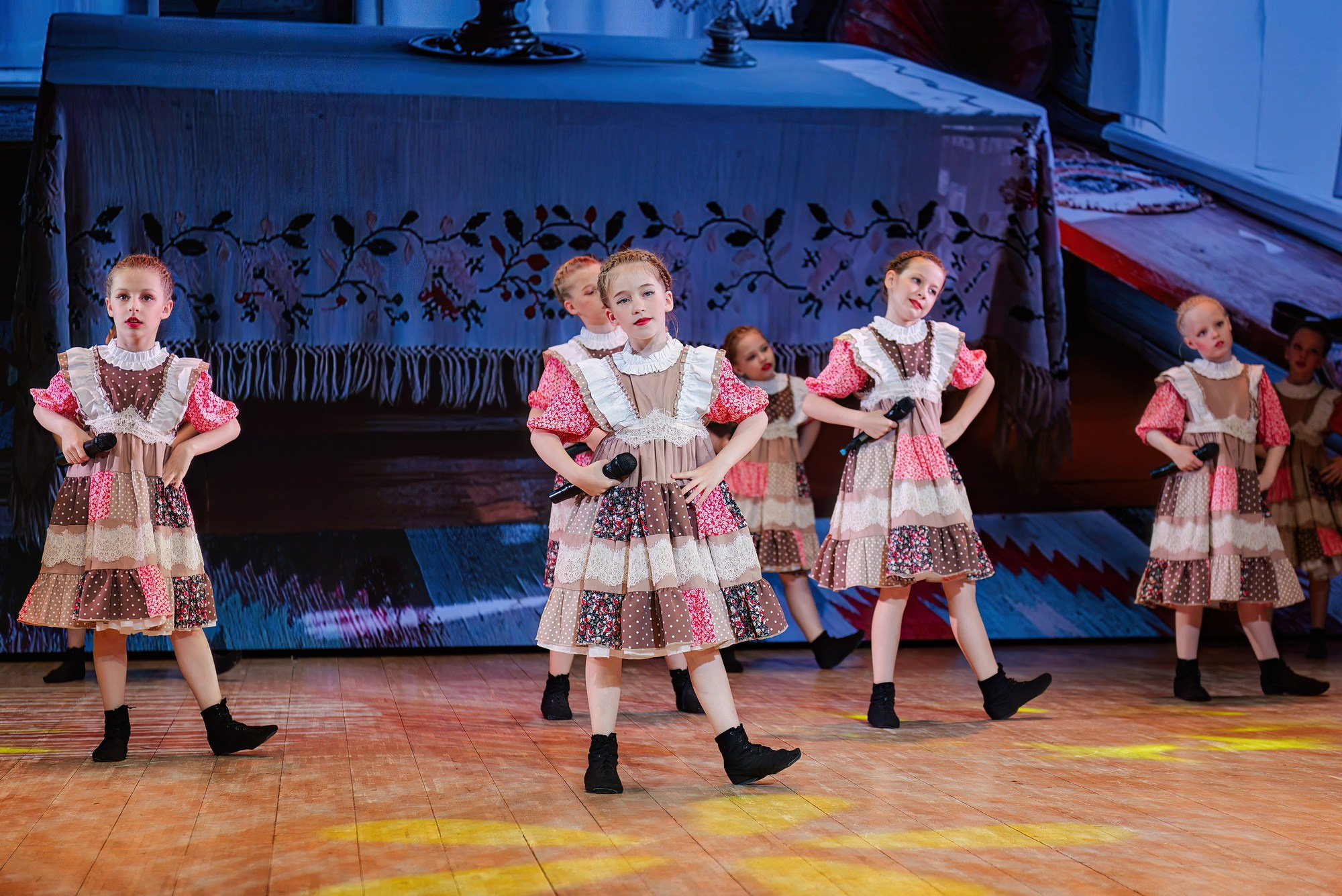 Отчетный концерт Образцового коллектива Алтая театра эстрадной песни «Созвездие». Свадебный и репортажный фотограф Никита Сницарев в Барнауле