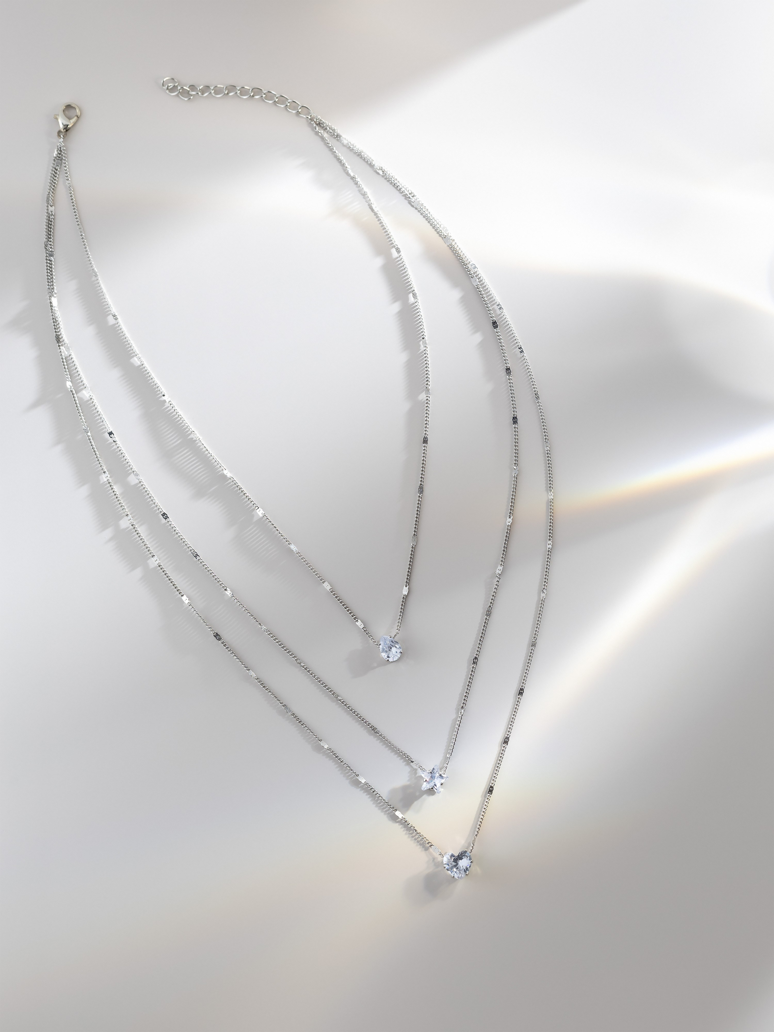 Бижутерия, подвески. Предметный фотограф Северова Екатерина | Профессиональная предметная съёмка фото и видео в Санкт-Петербурге