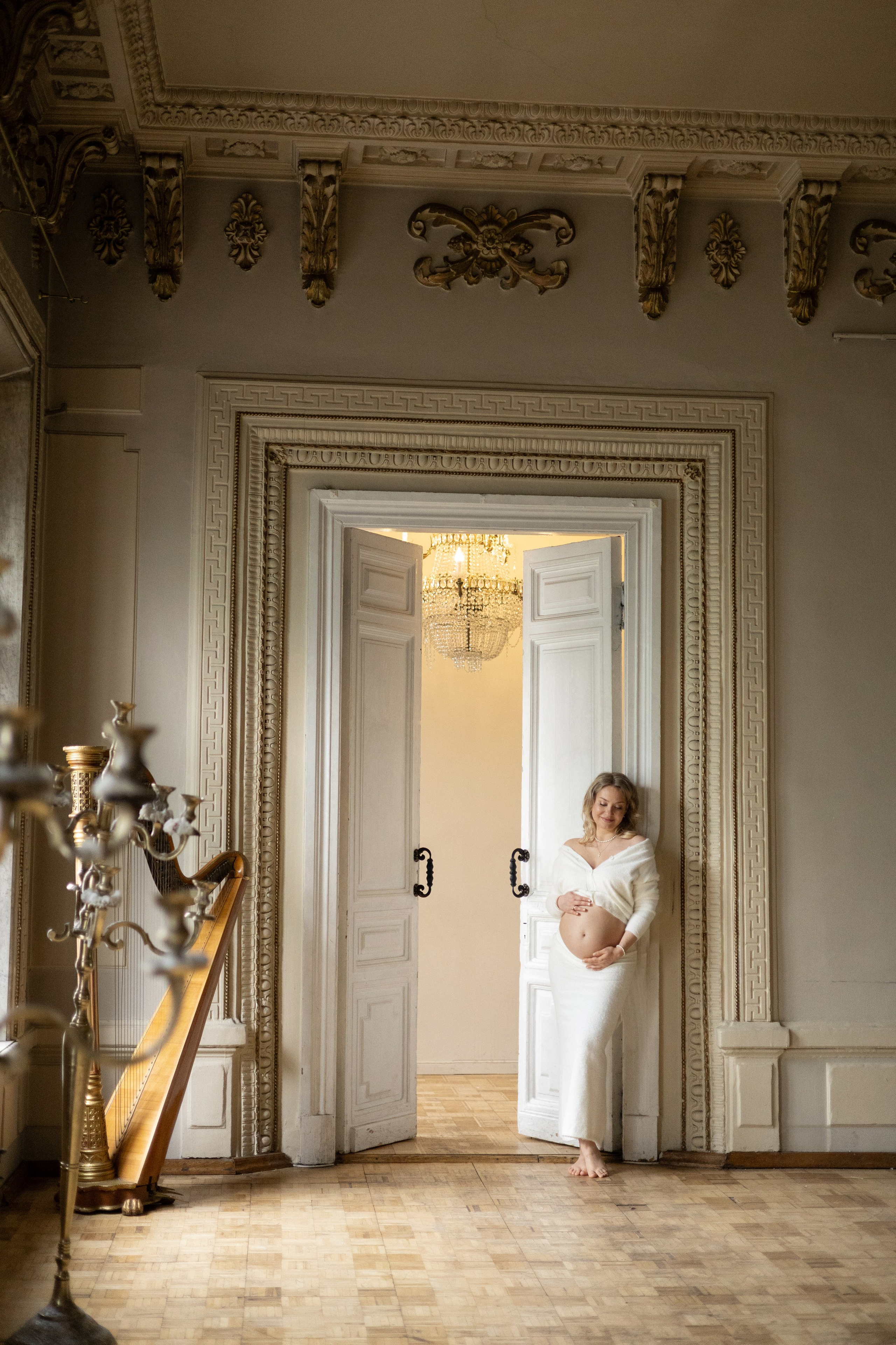 Ильяс и Юнна в историческом особняке. Семейный фотограф в Москве Марина Петра
