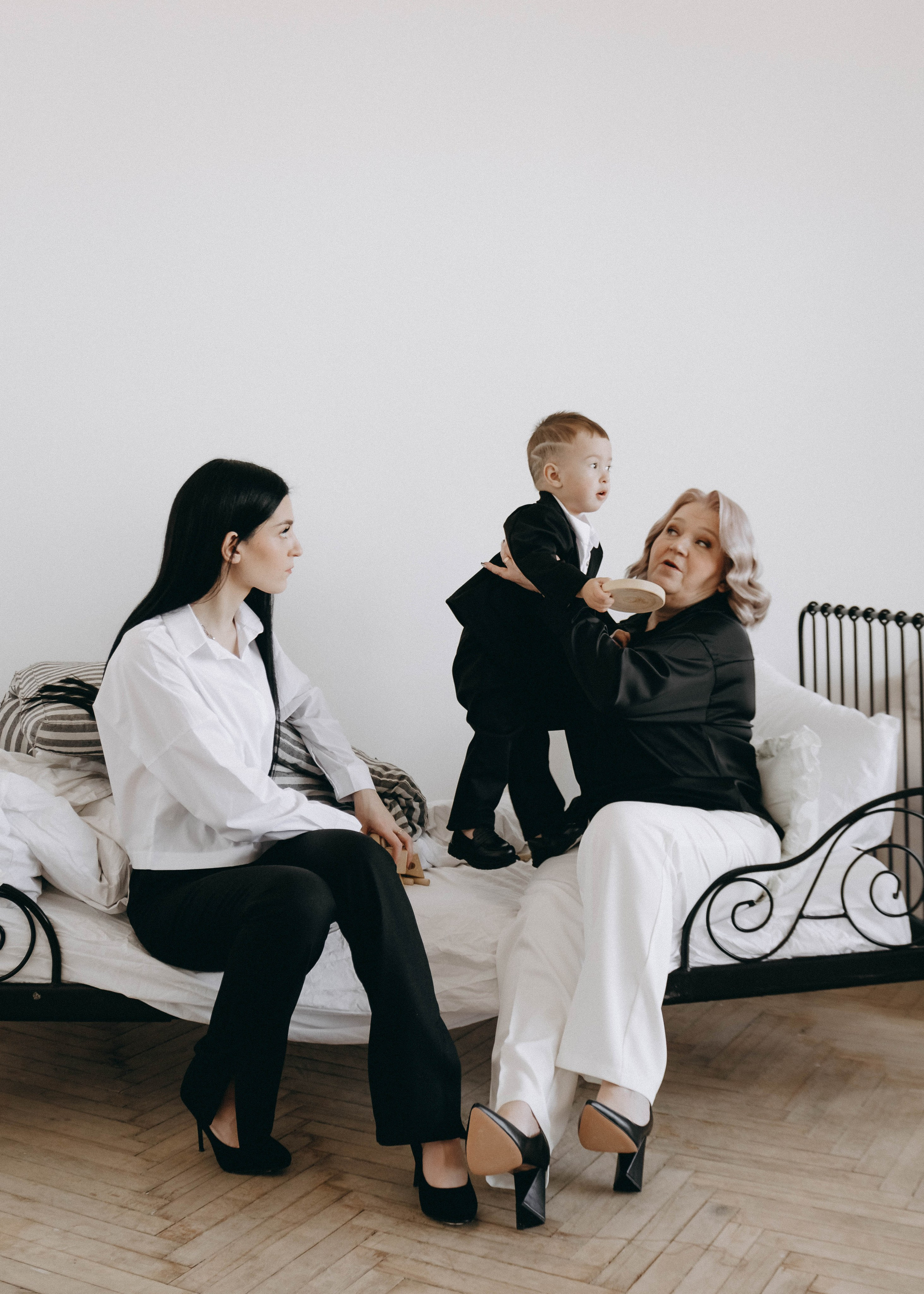 Эмиру 2 годика (на циклораме). Семейный фотограф Софи Симакова в Волгограде и Волжском