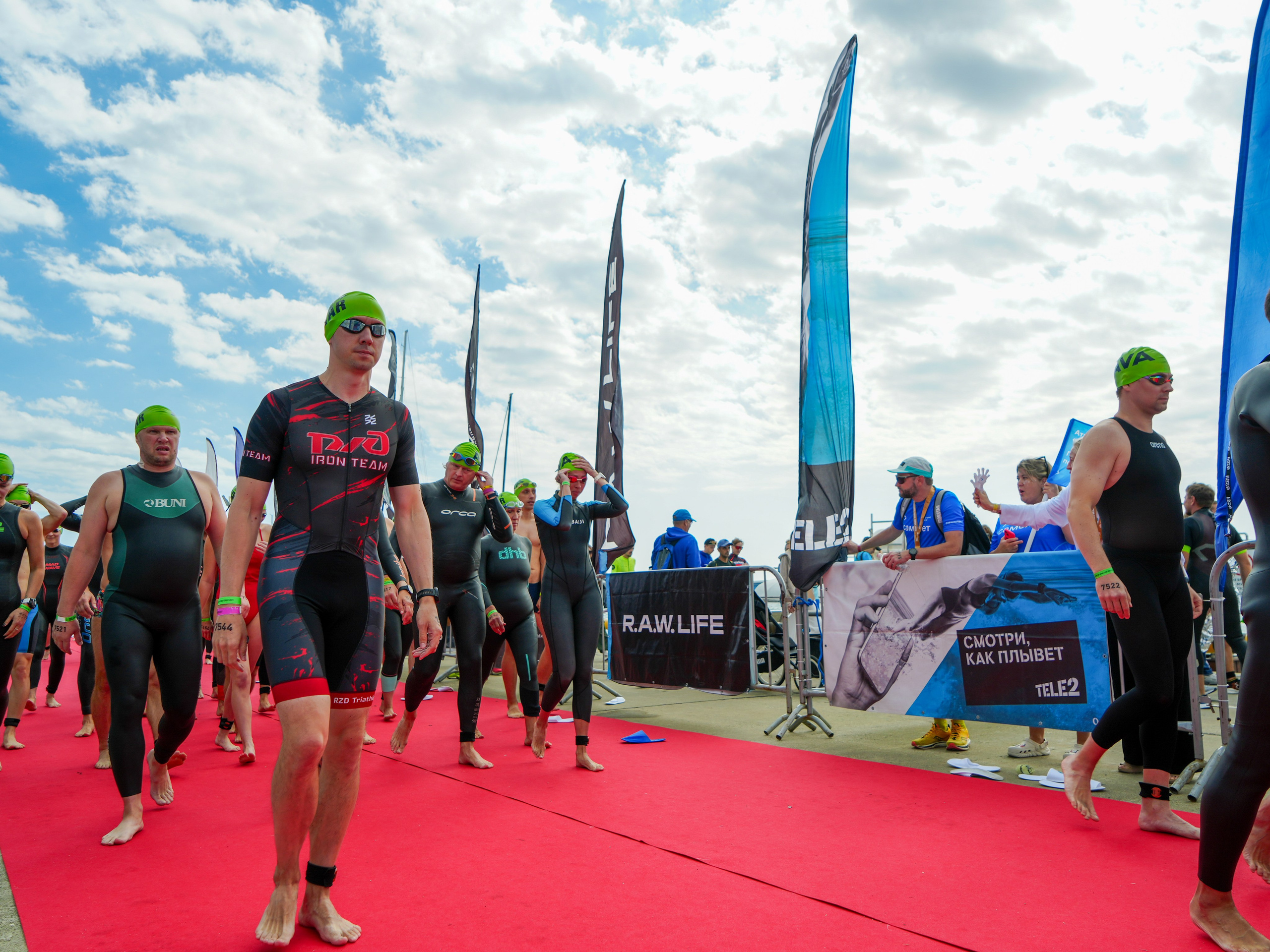 Фотоотчет партнерской интеграции для компании TELE2 на фестивале Ironstar. Репортажный фотограф в Красной Поляне и Сочи Павлюченко Екатерина