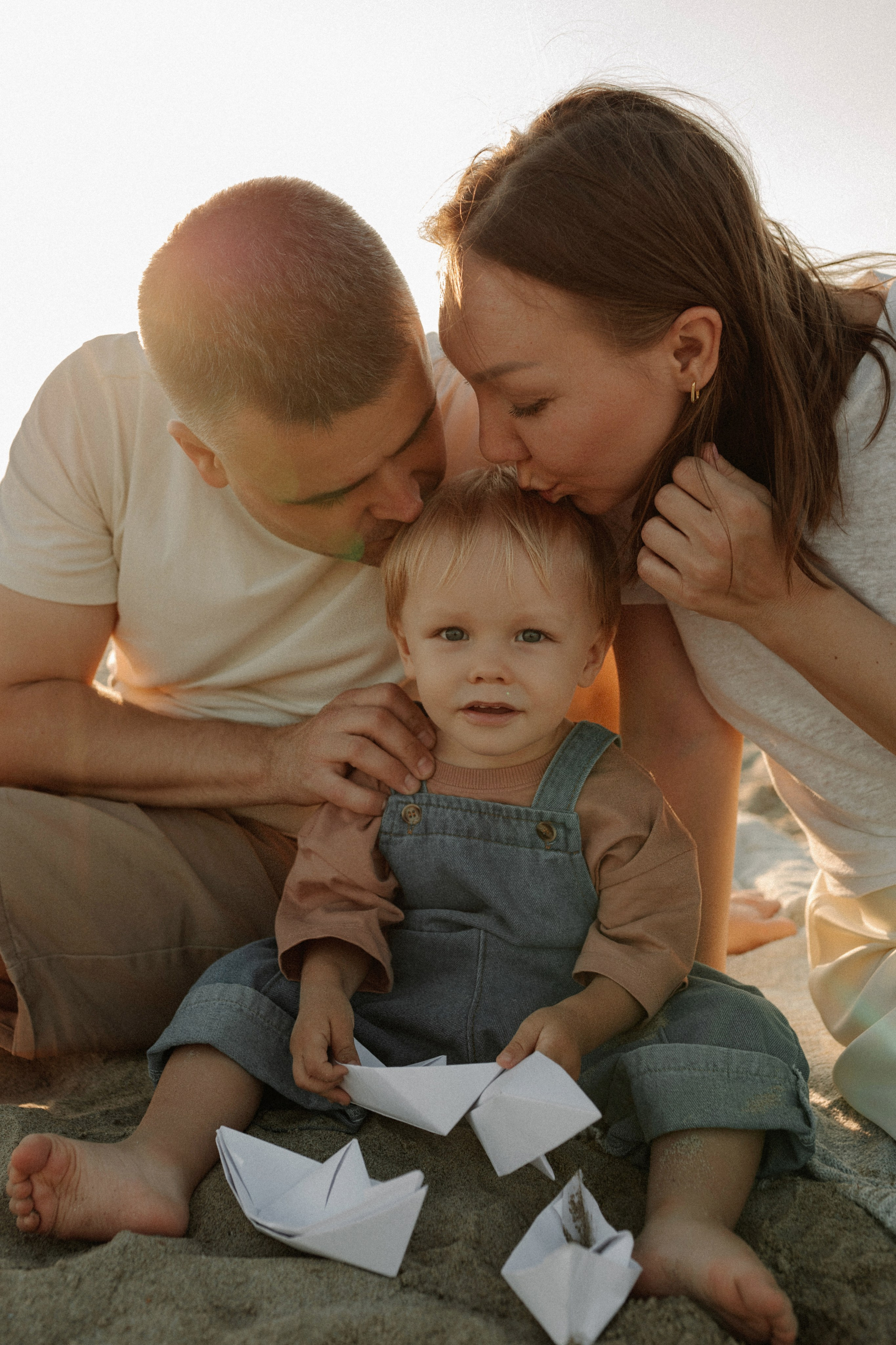Трое у реки, не считая фотографа. Семейный фотограф в Краснодаре Яна Морева
