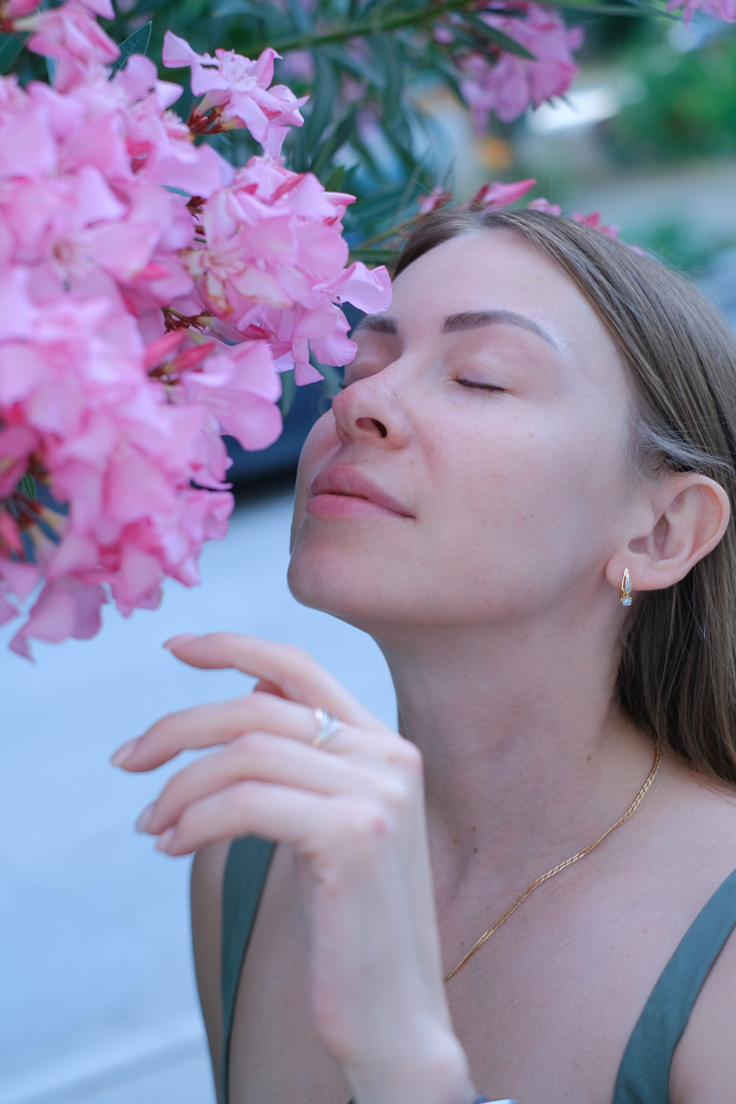 Фотосессия в садах: Персик, лаванда, мак, виноград, подсолнух, ромашка, сирень и др. Профессиональная фотосъемка в Крыму. Натуральные эмоции и живые кадры. Забронируйте дату прямо сейчас!