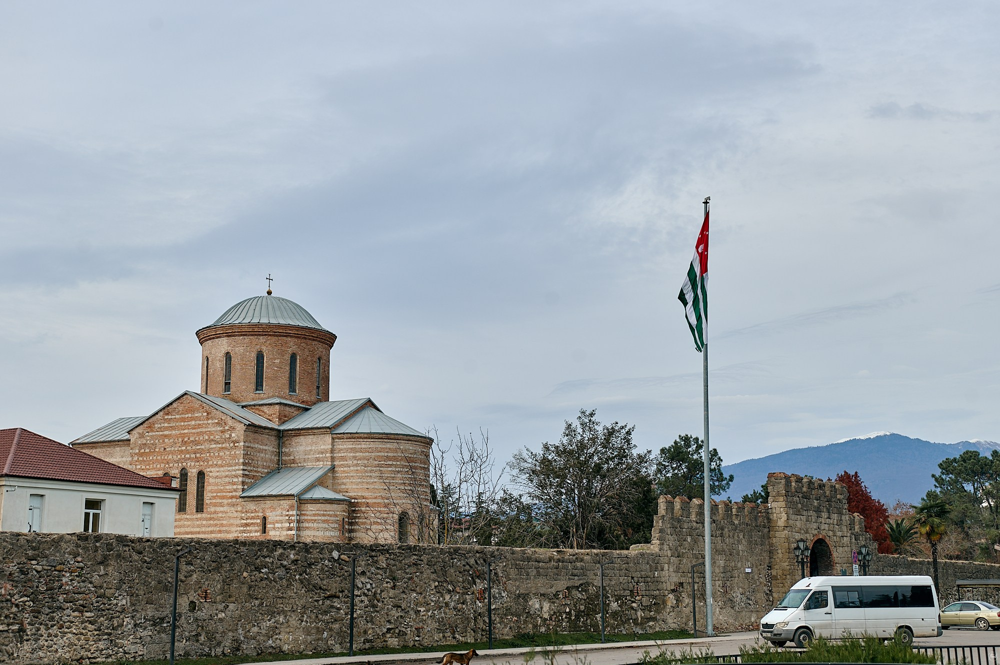 Пицунда, Абхазия. Декабрь 2024. Фотографии отовсюду и обо всем