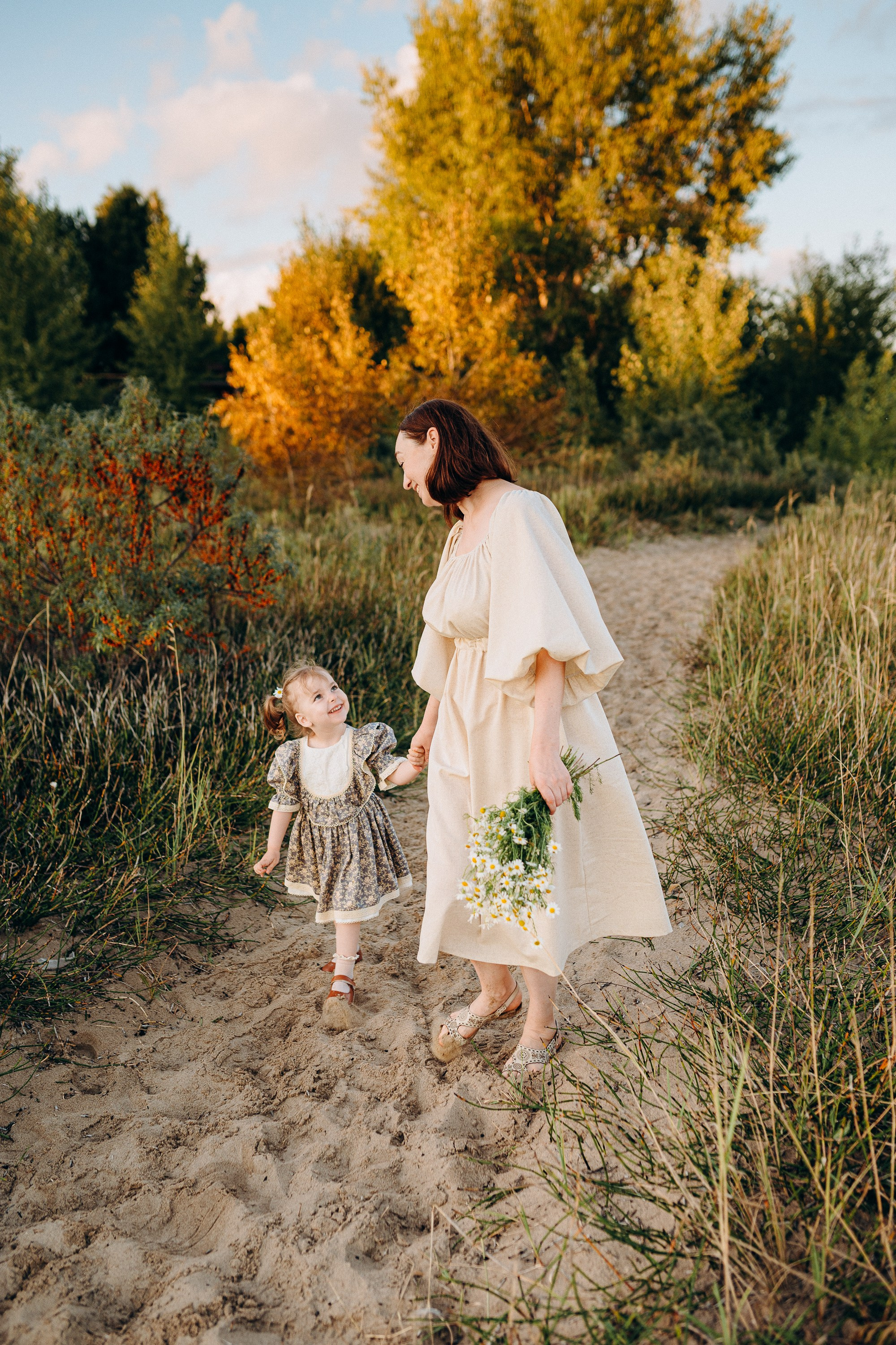 Наташа и Анюта на заливе. Семейный и детский фотограф в Новосибирске и Краснообске — Анна Ким