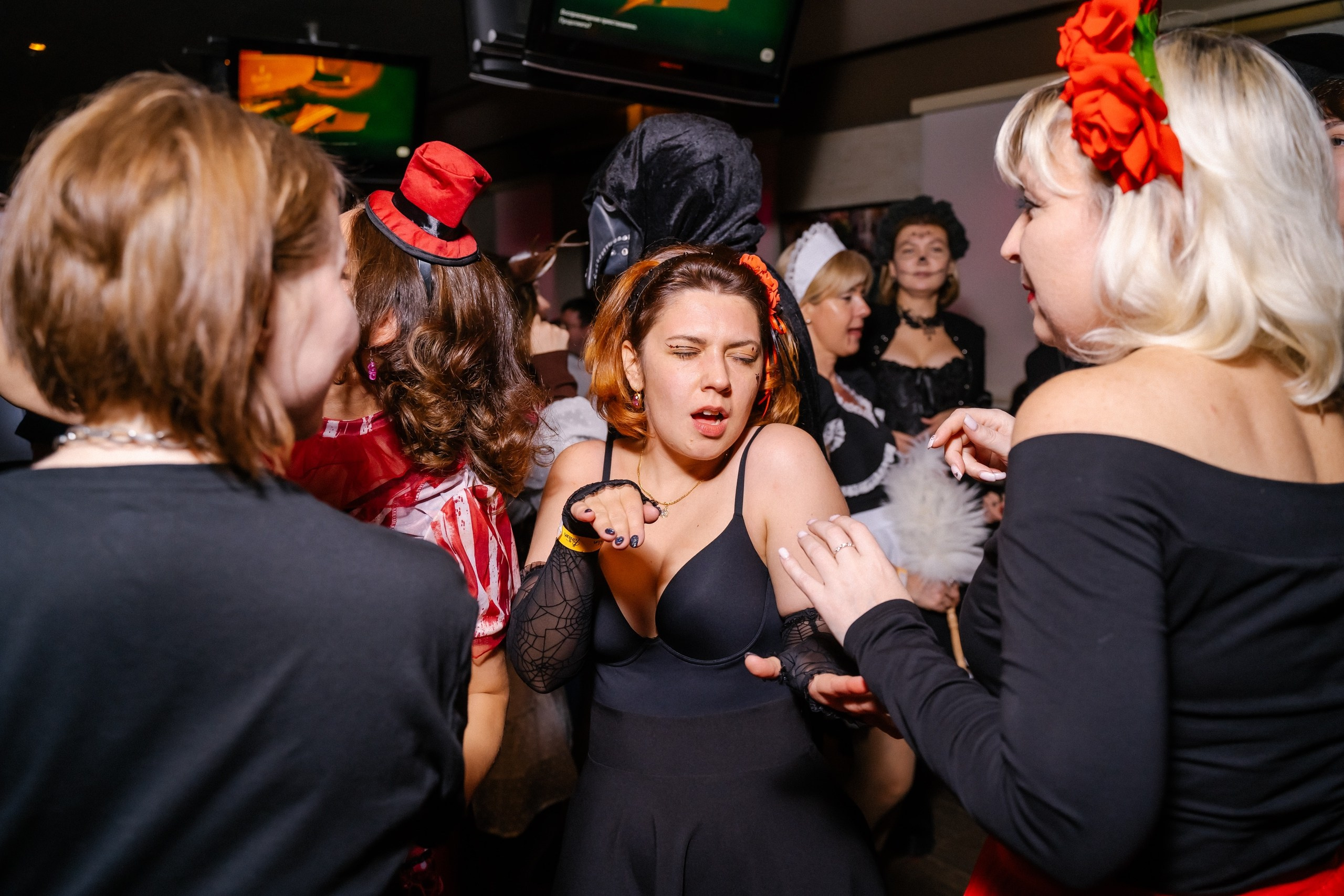 Зловещие попотрясы. Клубная вечеринка | 02.11.24. Галерея Фантим