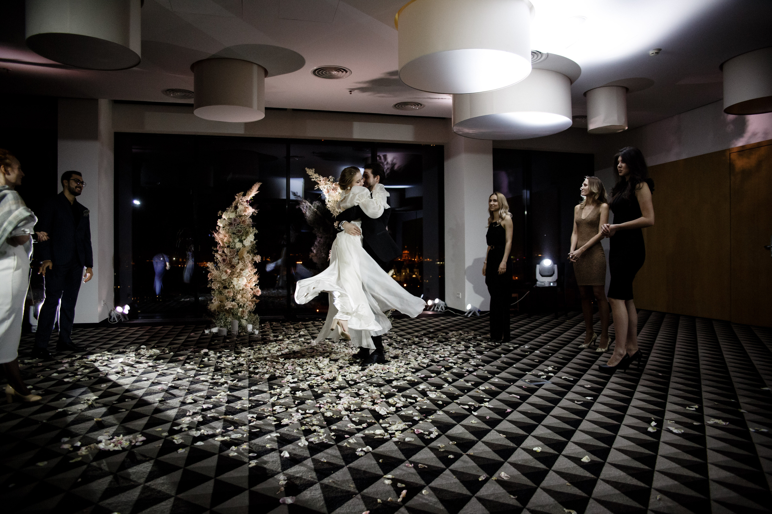 Свадьба в отеле Калейдоскоп. Свадебный фотограф в Санкт-Петербурге Никита Кузякин