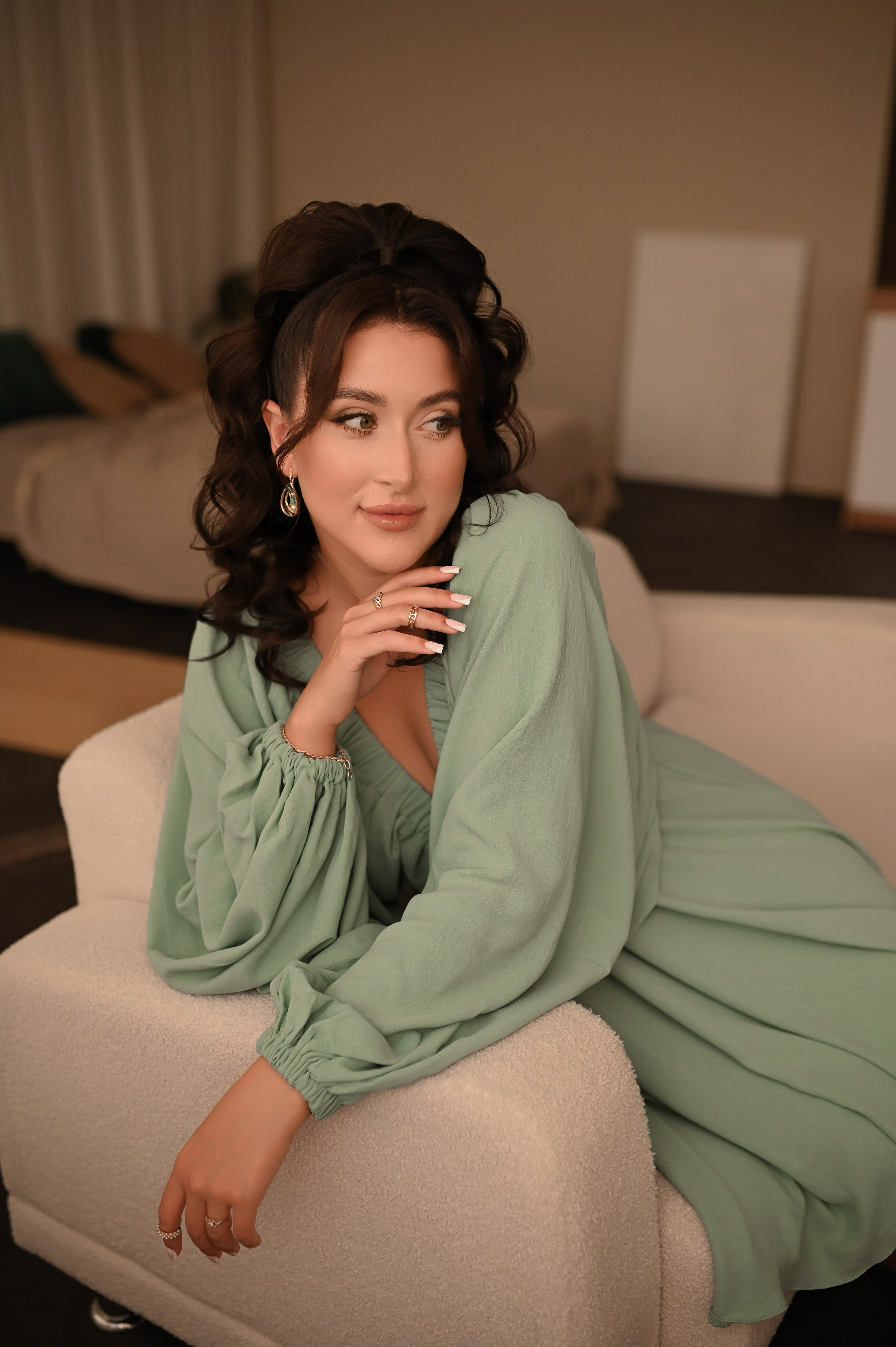 Надежда. Твой личный проводник к красивым фотографиям в Старом Осколе