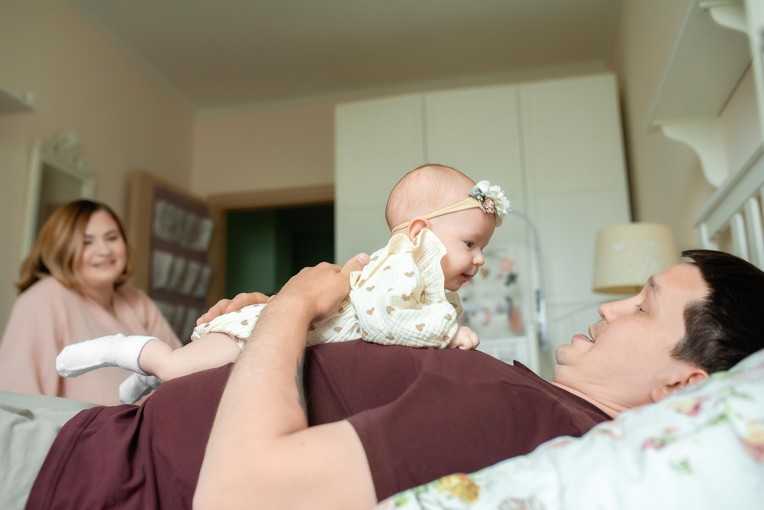 Мария, 3 месяца (домашняя фотосессия в стиле Lifestyle). Фотограф новорожденных в Екатеринбурге Лена Ильина