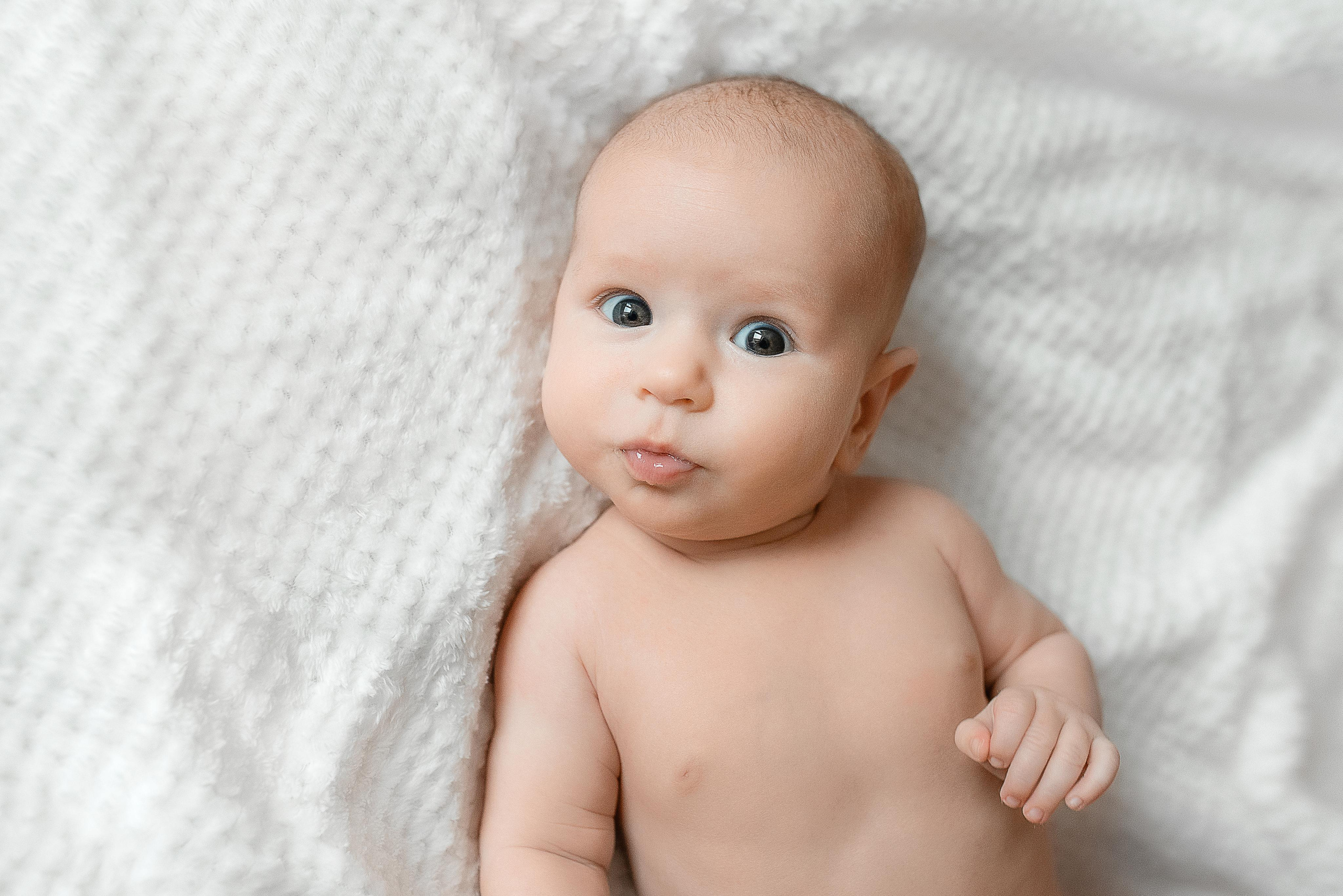 Мария, 3 месяца (домашняя фотосессия в стиле Lifestyle). Фотограф новорожденных в Екатеринбурге Лена Ильина