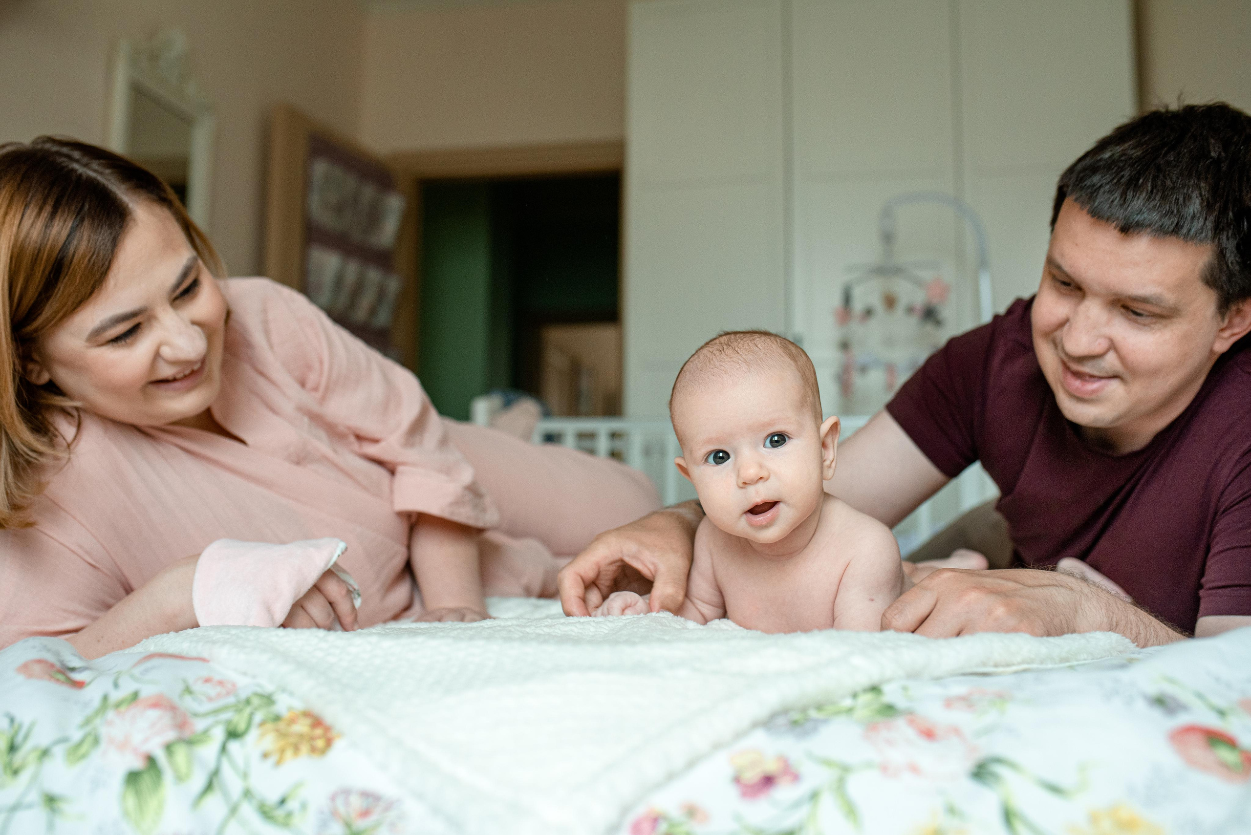 Мария, 3 месяца (домашняя фотосессия в стиле Lifestyle). Фотограф новорожденных в Екатеринбурге Лена Ильина