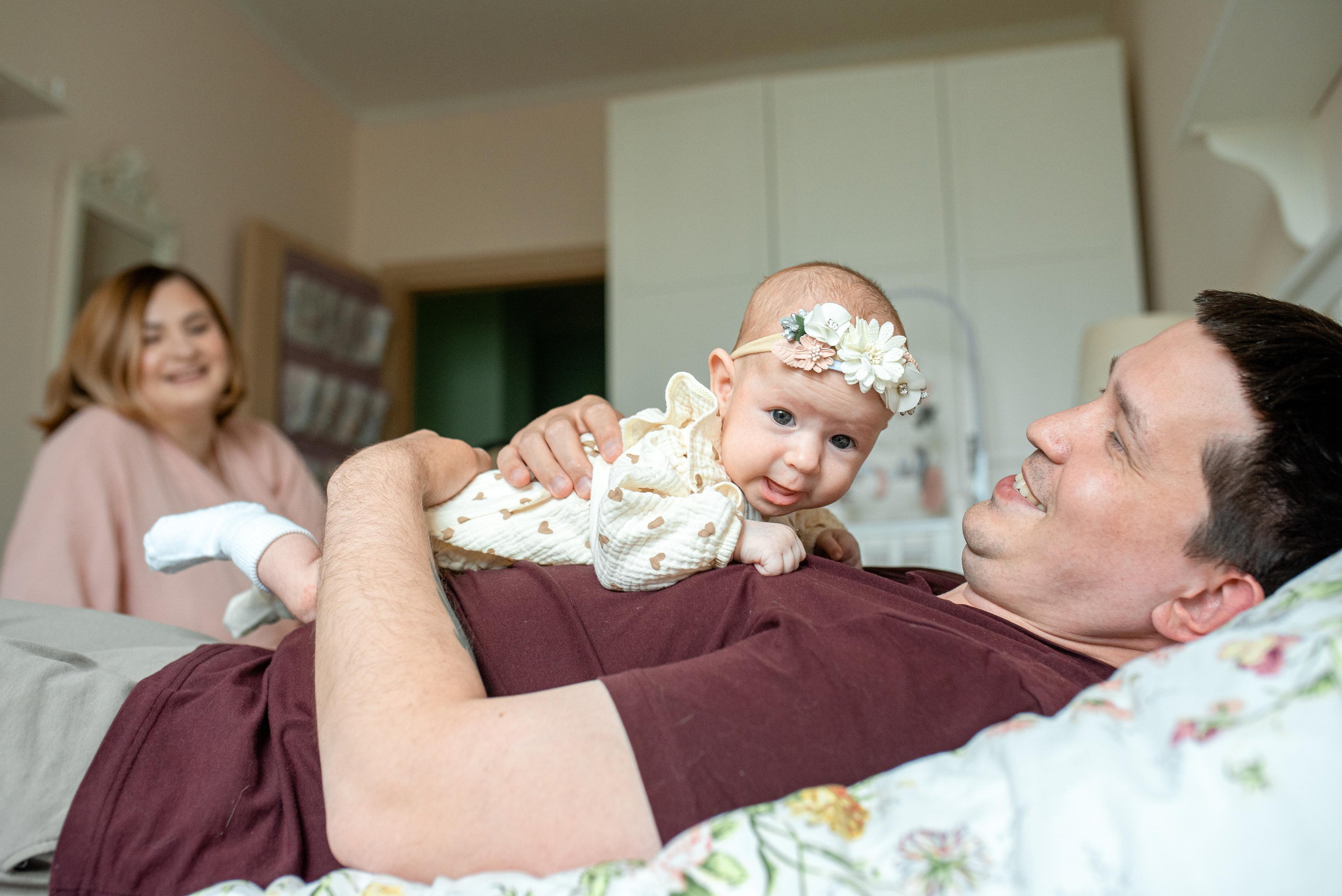 Мария, 3 месяца (домашняя фотосессия в стиле Lifestyle). Фотограф новорожденных в Екатеринбурге Лена Ильина