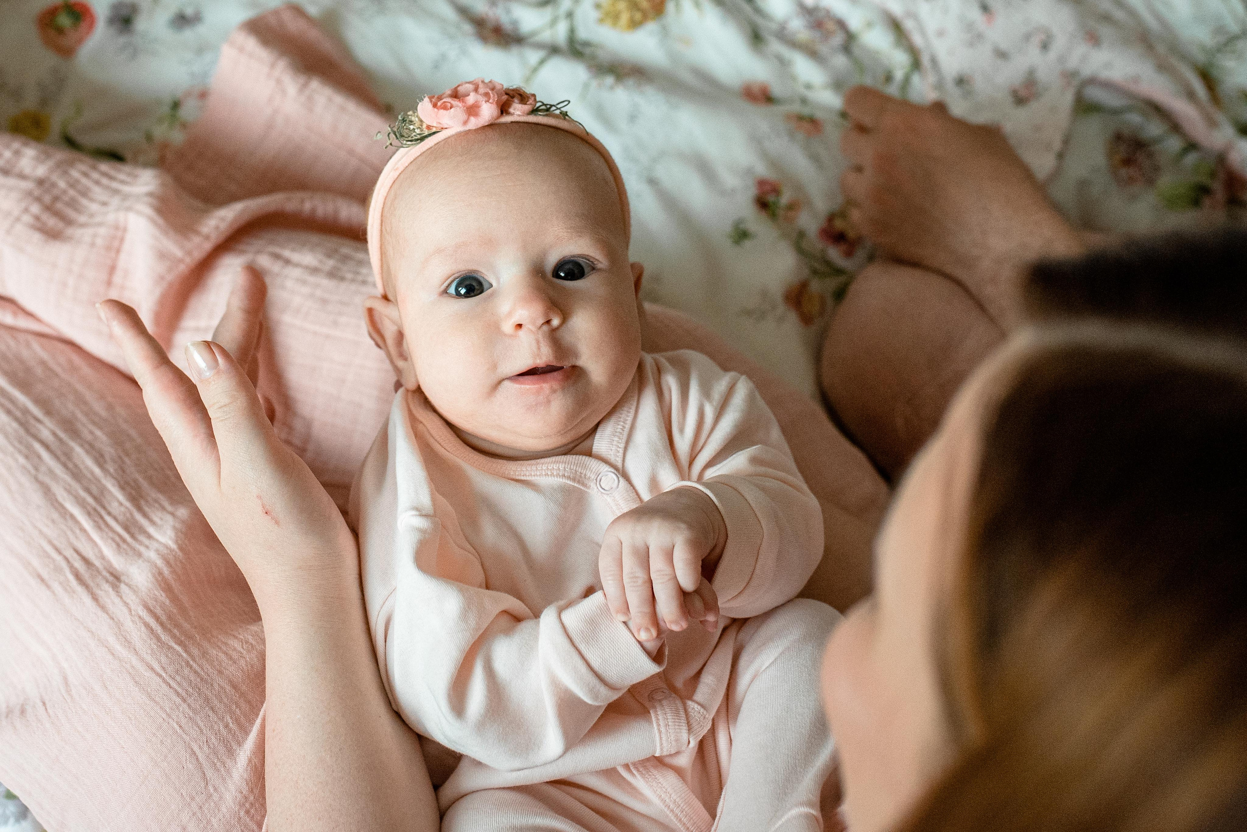 Мария, 3 месяца (домашняя фотосессия в стиле Lifestyle). Фотограф новорожденных в Екатеринбурге Лена Ильина