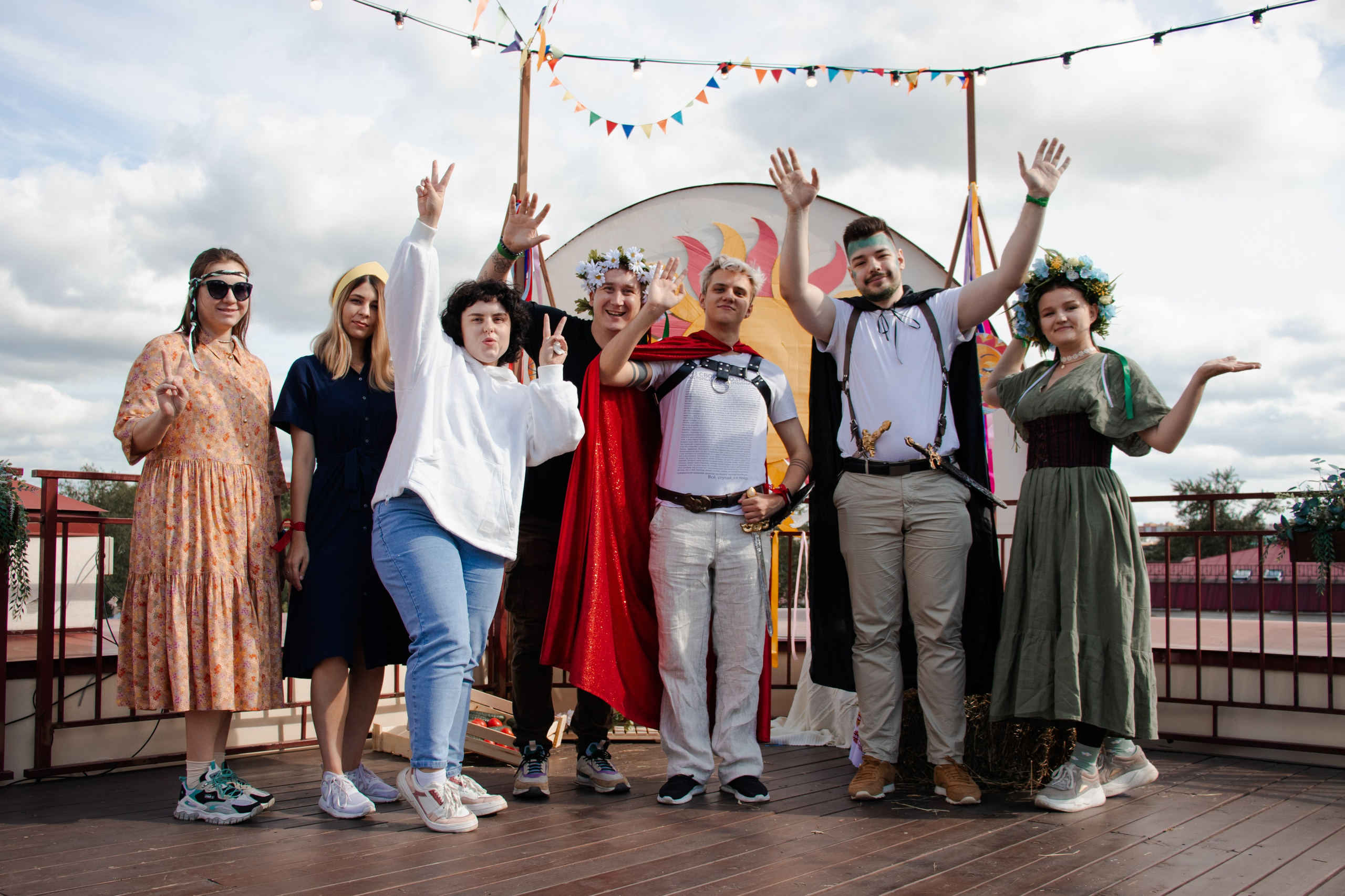 Съёмка корпоратива в городе Томск на крыше музея славянской мифологии