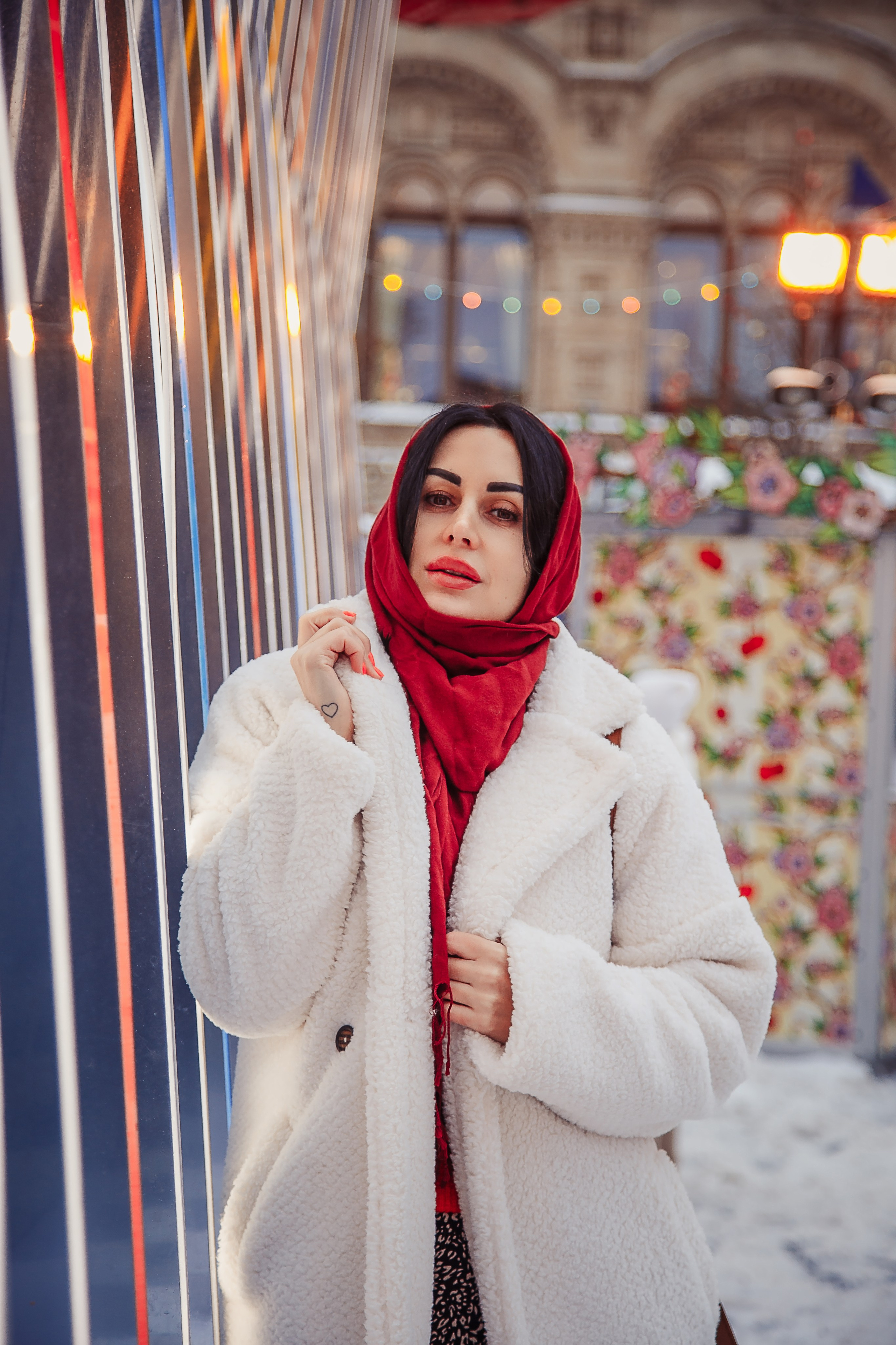 женская фотосессия, Рина Сысуева, Катерина Сысуева, Екатерина Сысуева, rina_sphoto, фотосессия ГУМ, Красная площадь, Москва, женский фотограф, новая фотосессия, позирование, фотосессия в москве, зимние фотосессии, идеи для фотосессии, фотосессия девушки, фотосессия зимой, фотосессия на улице, новогодняя фотосессия, фотосессия на новый год, фотосессия 2023, фотосессия 2024, русская фотосессия, сертификат на фотосессию