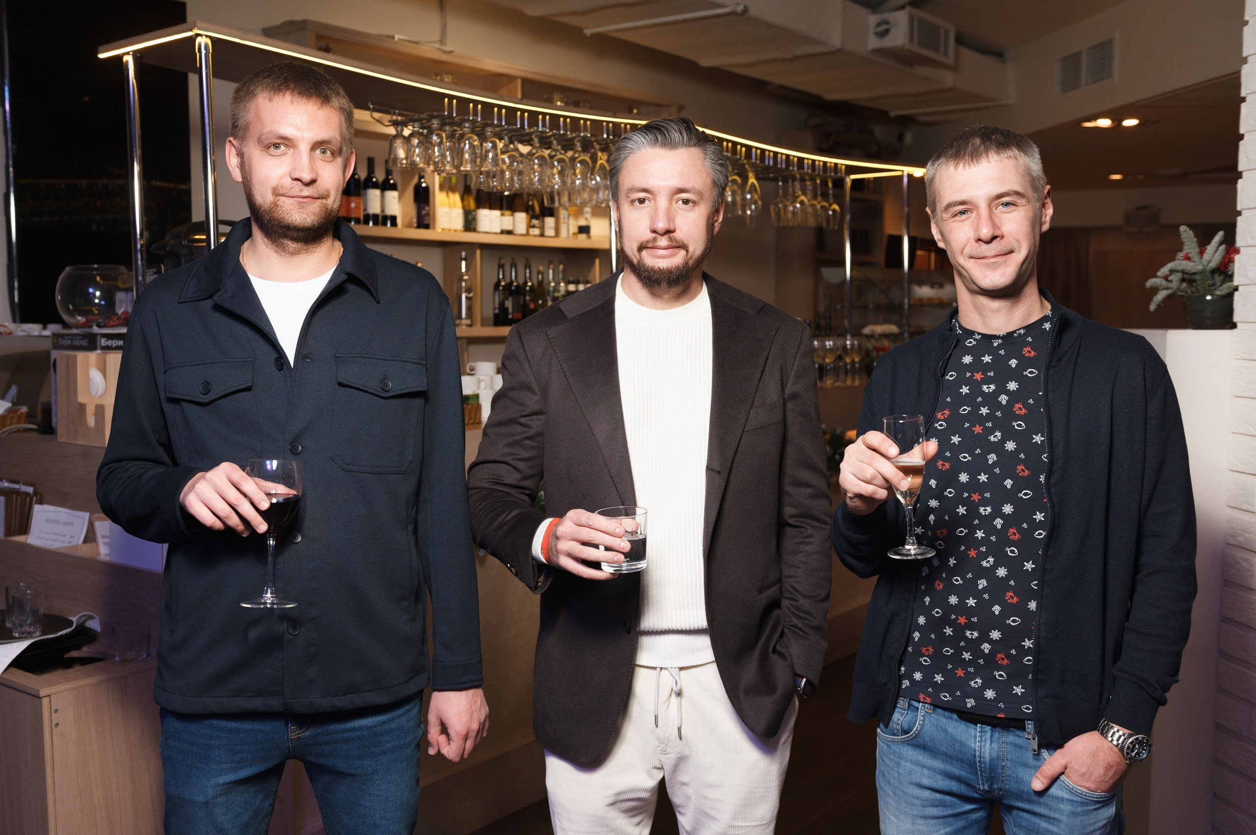 Новогодний корпоратив для IT компании в Москве. Организатор новогоднего корпоратива агентство ПИОН. Разработка идеи корпоратива, подбор площадки и всех специалистов. Оперативно. +79037387515