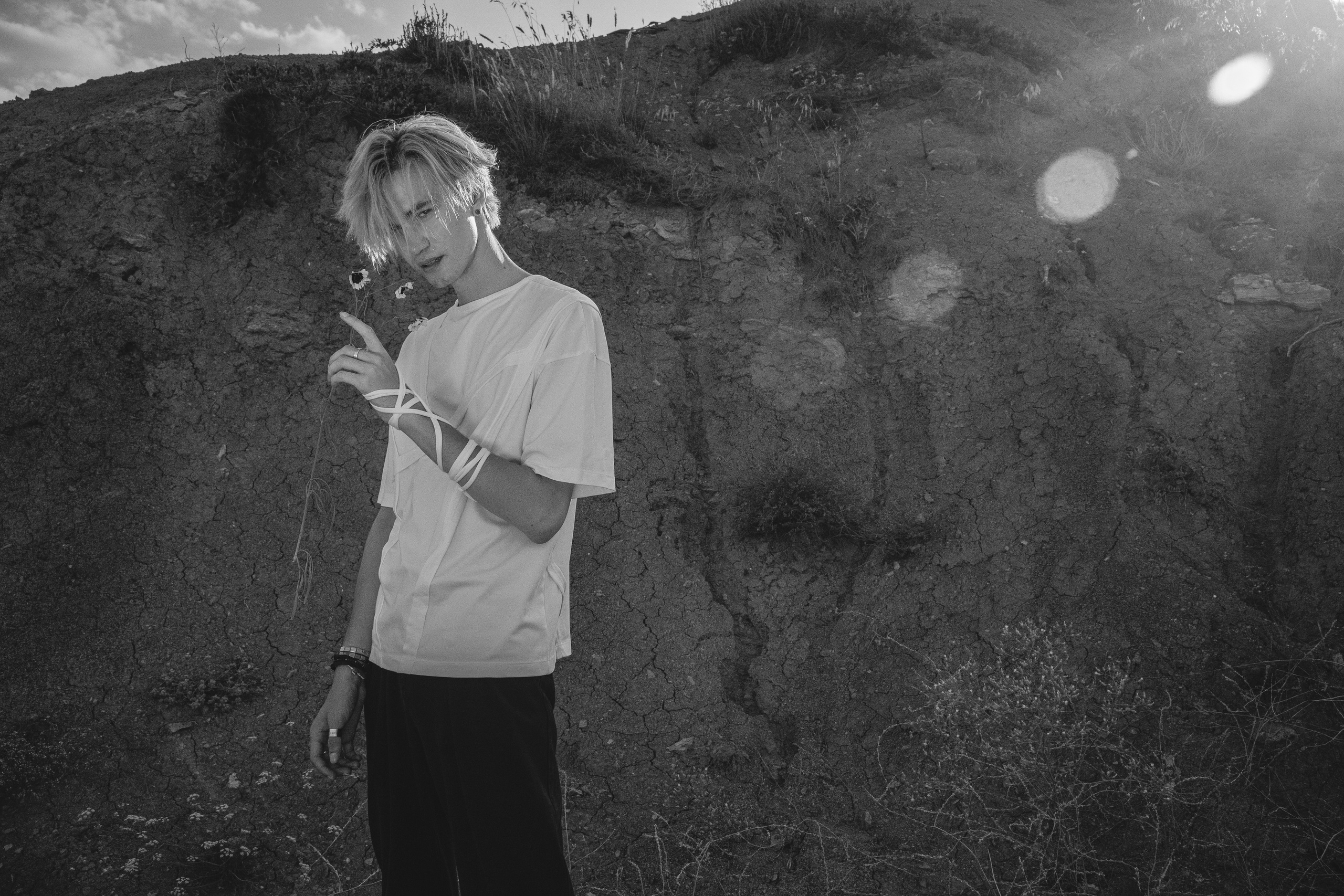 Дизайнерская одежда AMOYATO. Творческие фотосессии в Москве. Фотоальбом лидера группы ЯЛО