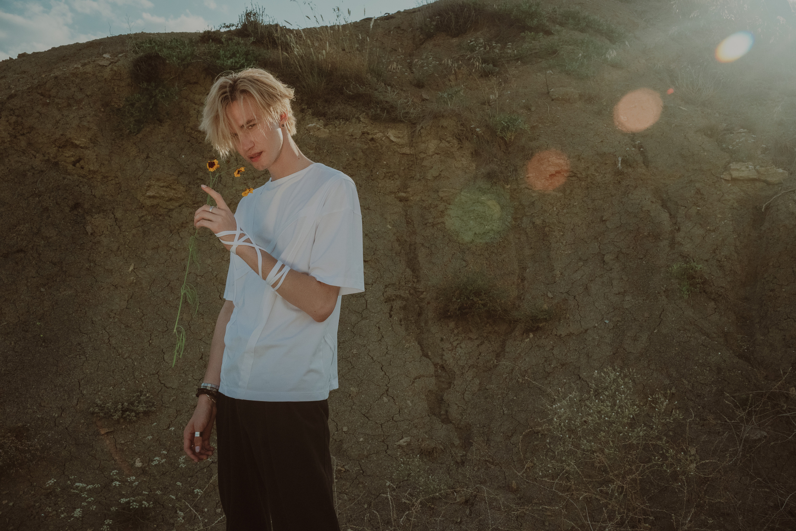 Дизайнерская одежда AMOYATO. Творческие фотосессии в Москве. Фотоальбом лидера группы ЯЛО