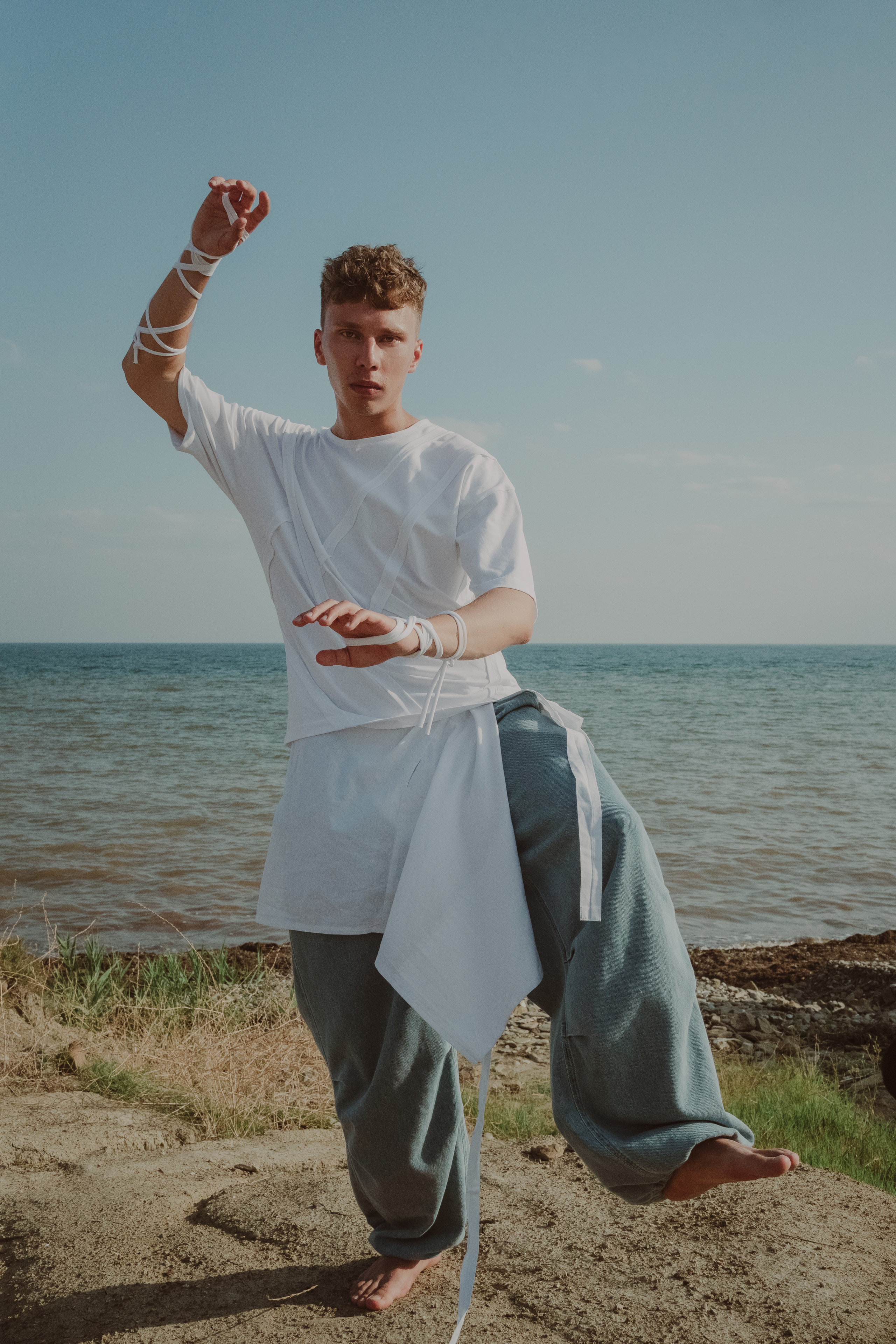 Дизайнерская одежда AMOYATO. Творческие фотосессии в Москве. Фотоальбом лидера группы ЯЛО