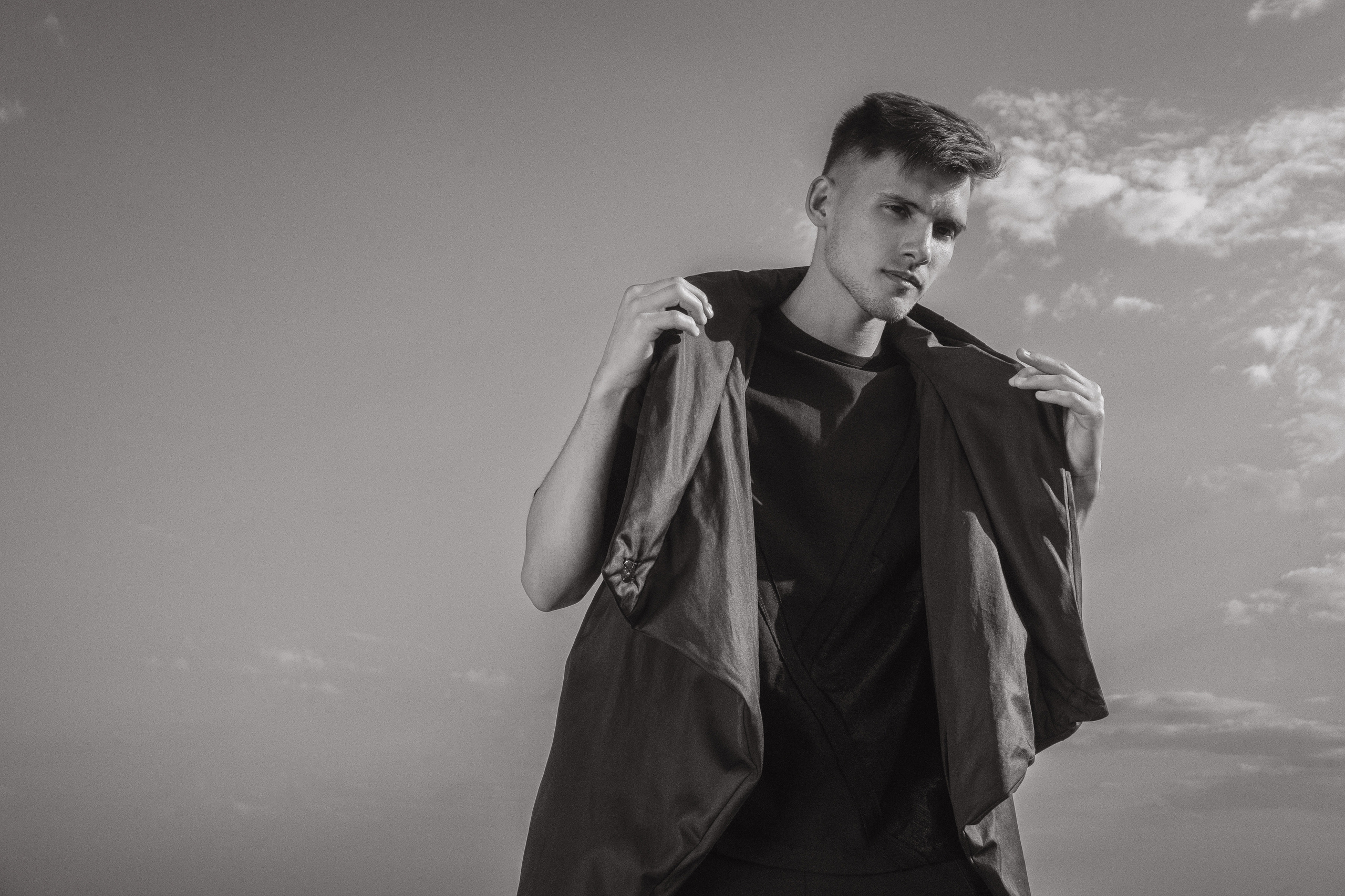 Дизайнерская одежда AMOYATO. Творческие фотосессии в Москве. Фотоальбом лидера группы ЯЛО