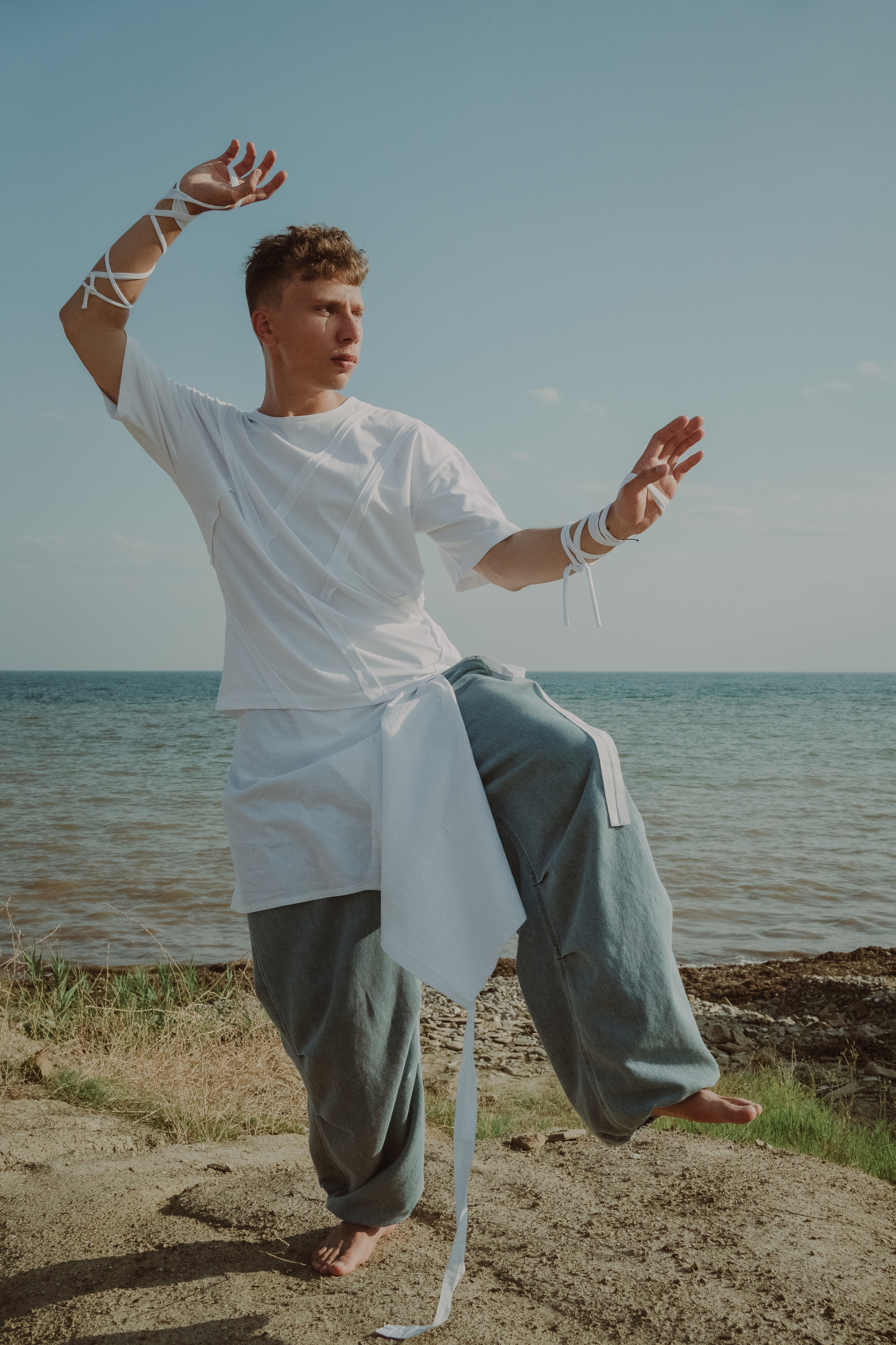 Дизайнерская одежда AMOYATO. Творческие фотосессии в Москве. Фотоальбом лидера группы ЯЛО