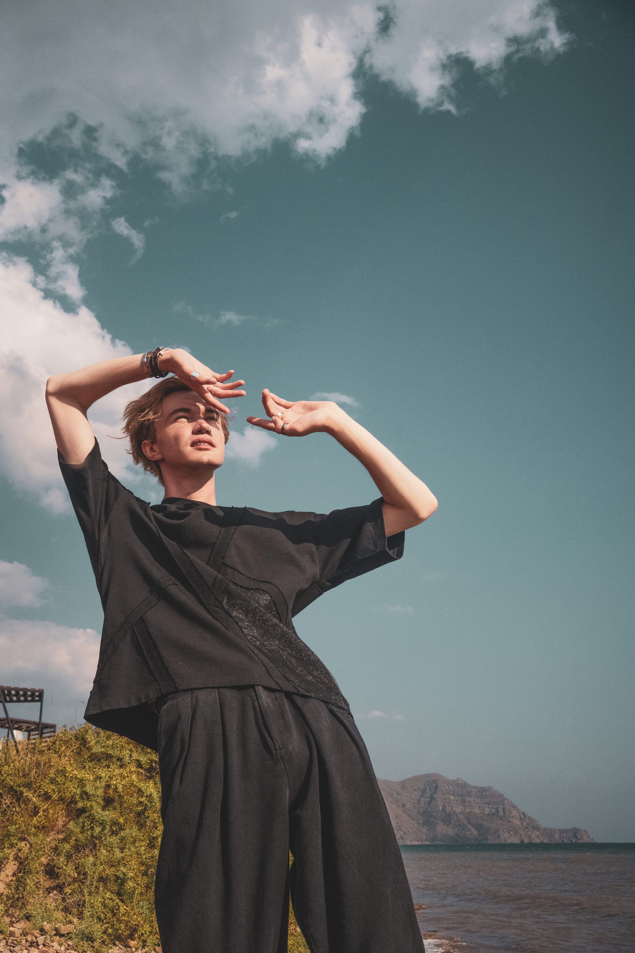 Дизайнерская одежда AMOYATO. Творческие фотосессии в Москве. Фотоальбом лидера группы ЯЛО