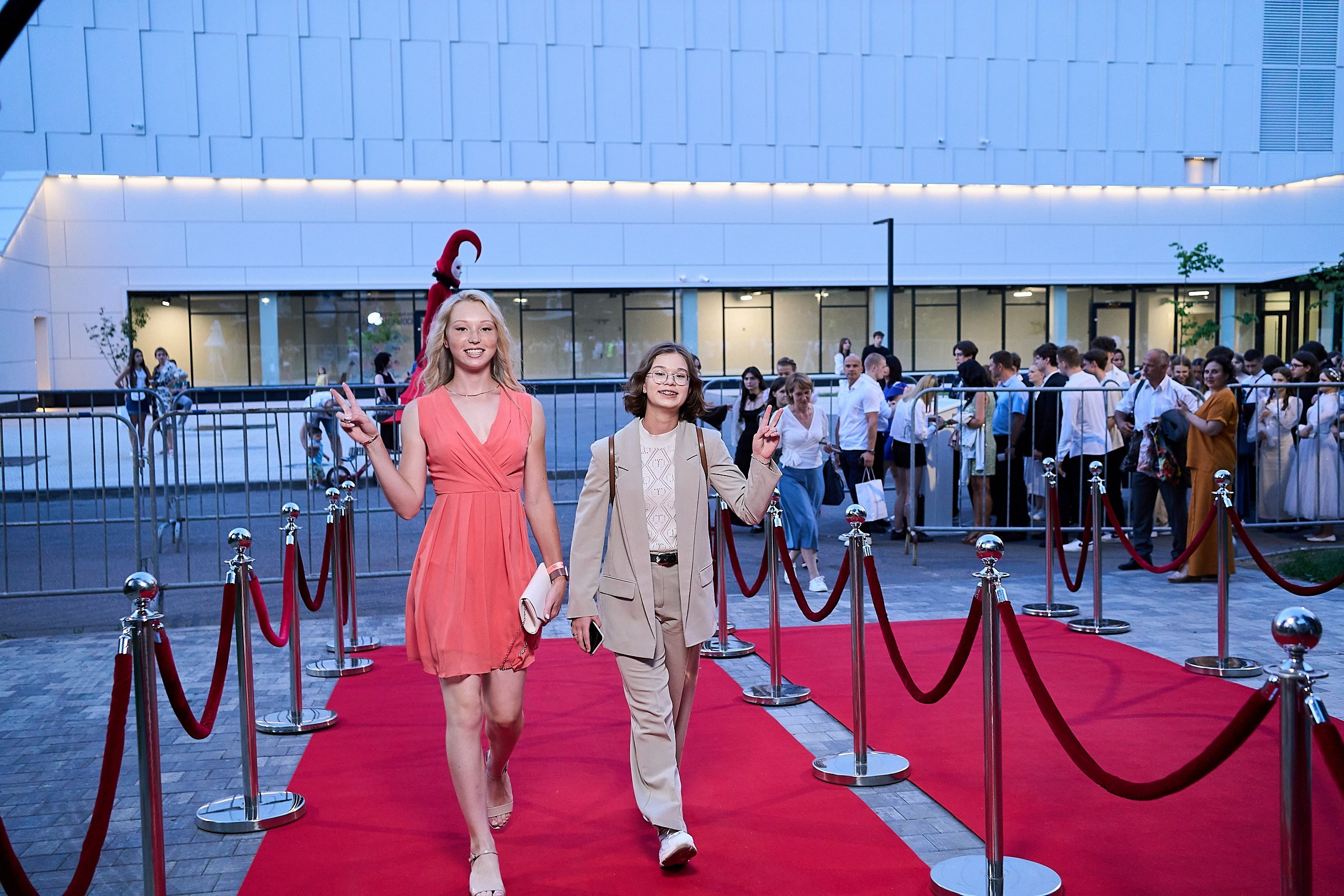 Выпускной 2024 концертный зал Академия ВТБ. Фотограф и Видеограф в Москве. Олег Корушев