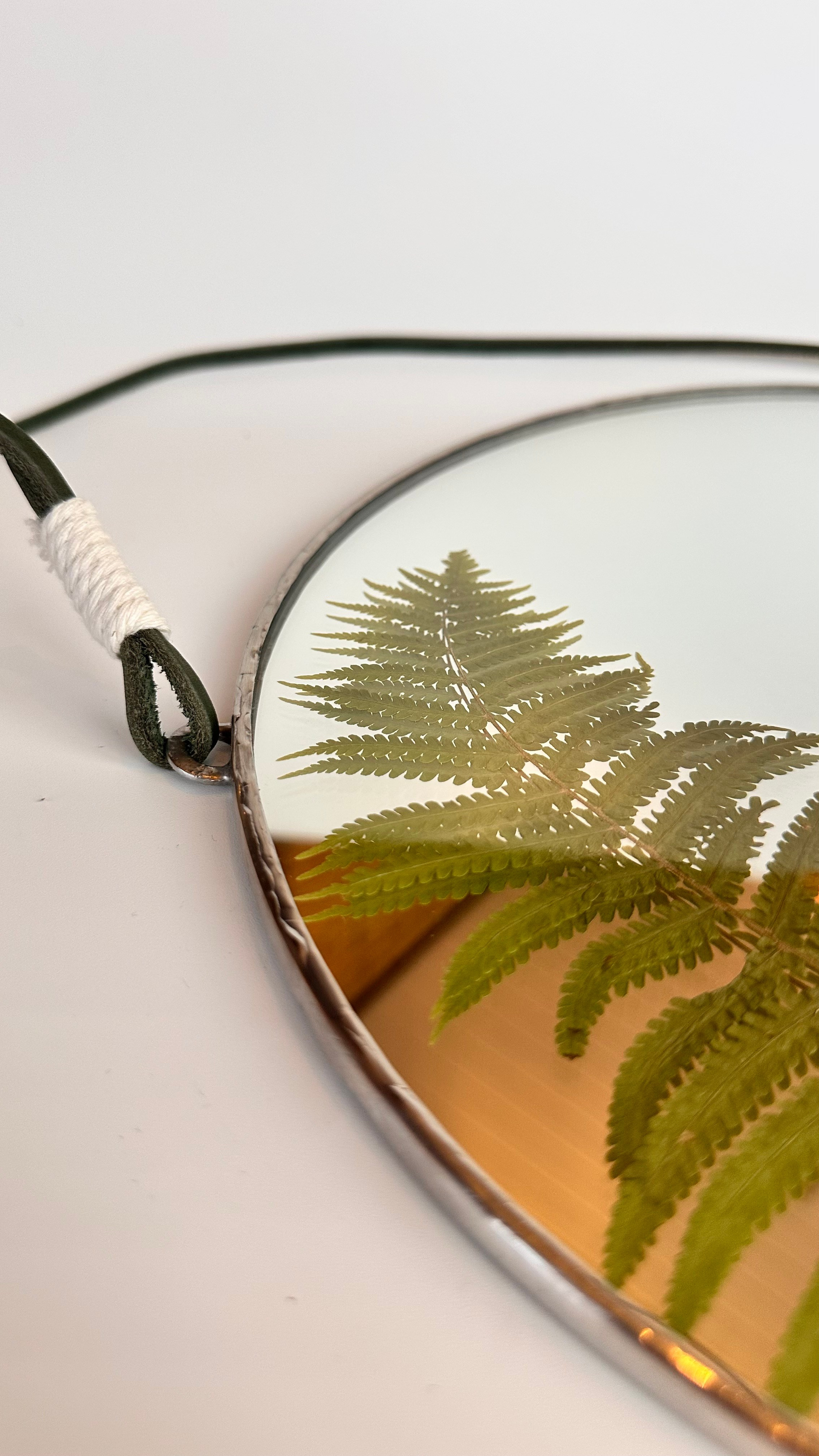 Зеркало с сухоцветами техника тиффани. Гербарий в стекле, интерьерные панно, витражи с сухоцветами в технике тиффани