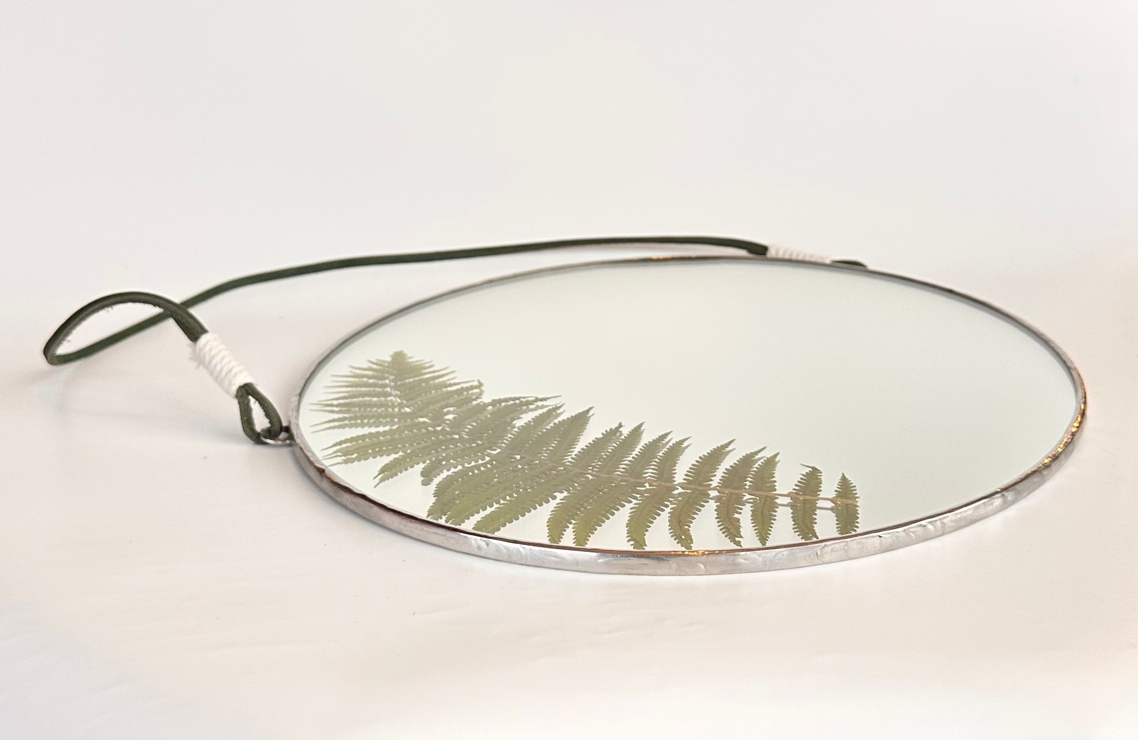 Зеркало с сухоцветами техника тиффани. Гербарий в стекле, интерьерные панно, витражи с сухоцветами в технике тиффани