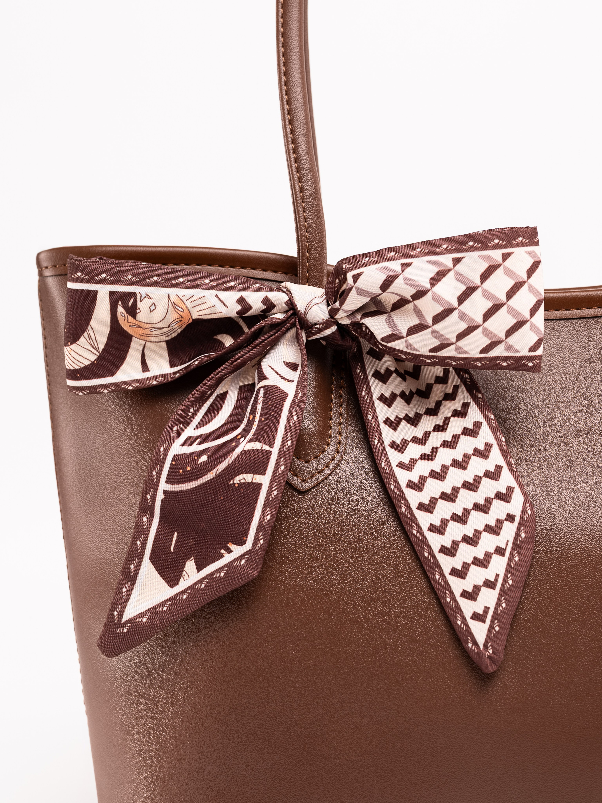 Q Сумки-тоут женские предметка серия 2. Предметный фотограф, фото для маркетплейсов Пятигорск, КМВ